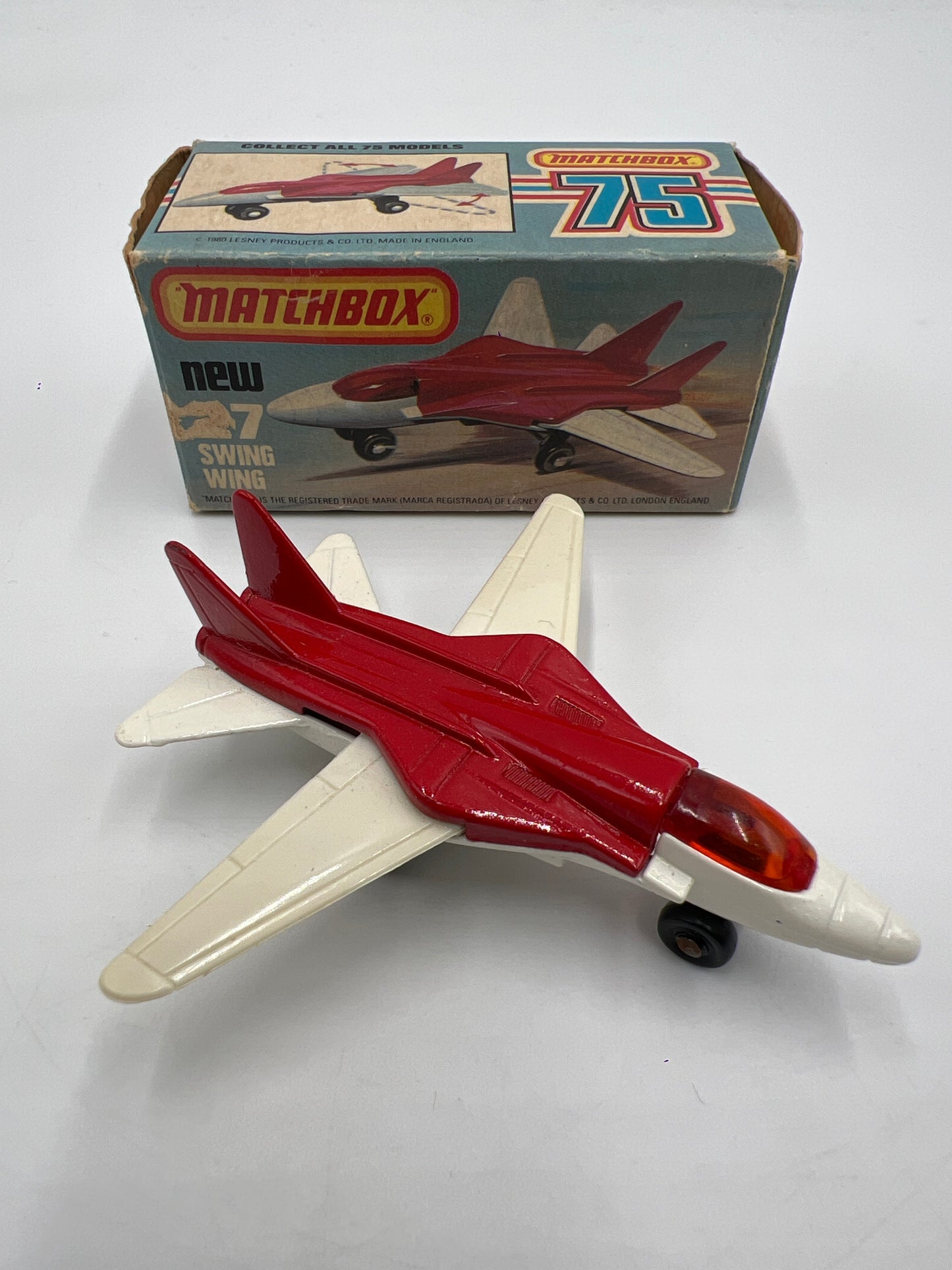 Matchbox 75 #27 Swing Wing W/Box Red/White