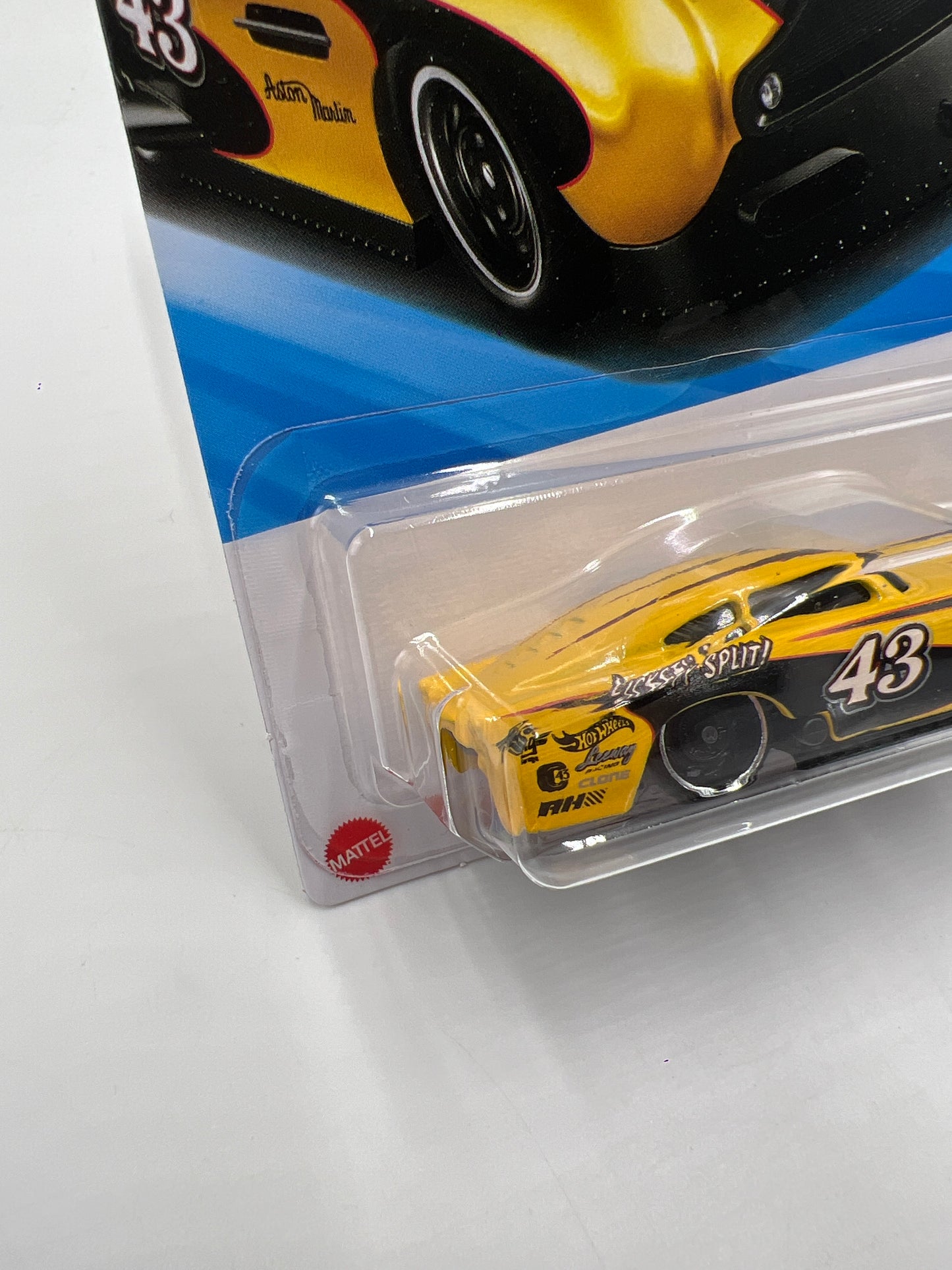 2025 Hot Wheels F Case HW Dream Garage #107 Aston Martin DB4GT High-Speed Edition Yellow 67A