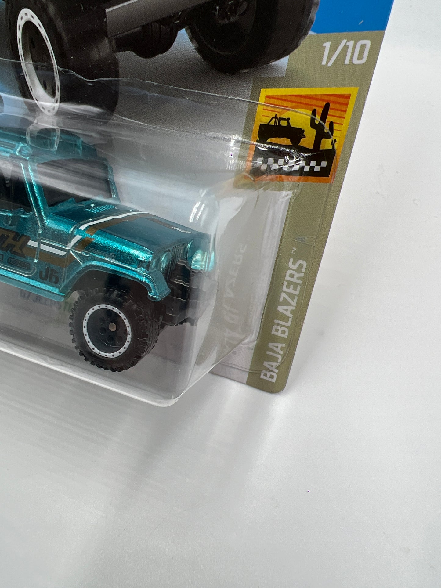 2020 Hot Wheels Super Treasure hunt #71 67 Jeepster Commando Blue W/Protector