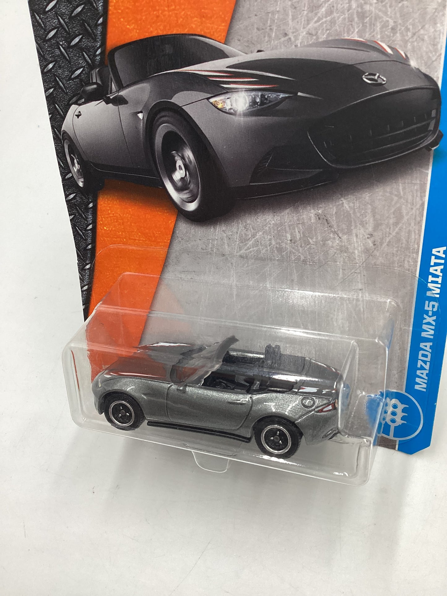 Matchbox 2017 Adventure City #10 Mazda MX-5 Miata Gray 86G