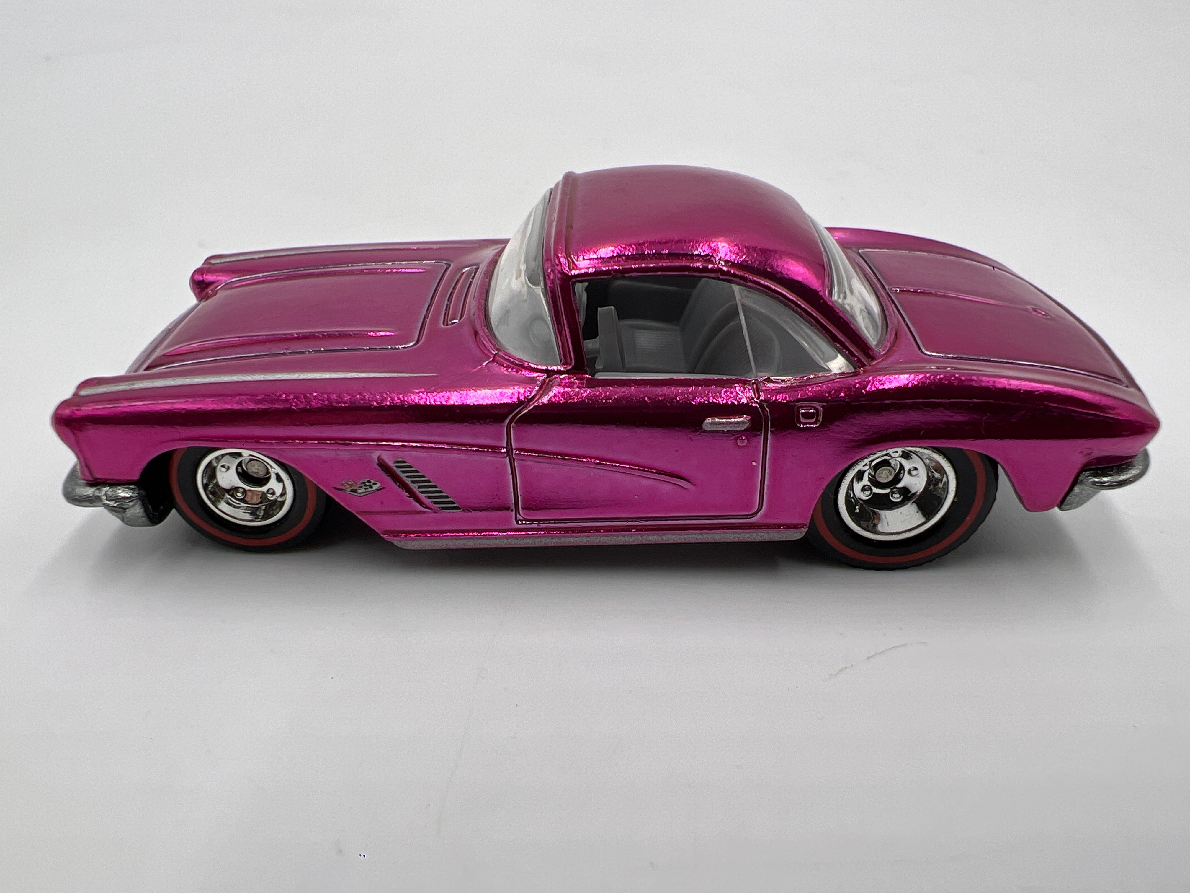 Hot Wheels Classics Chase 62 Corvette Pink Loose – carolinasdiecast