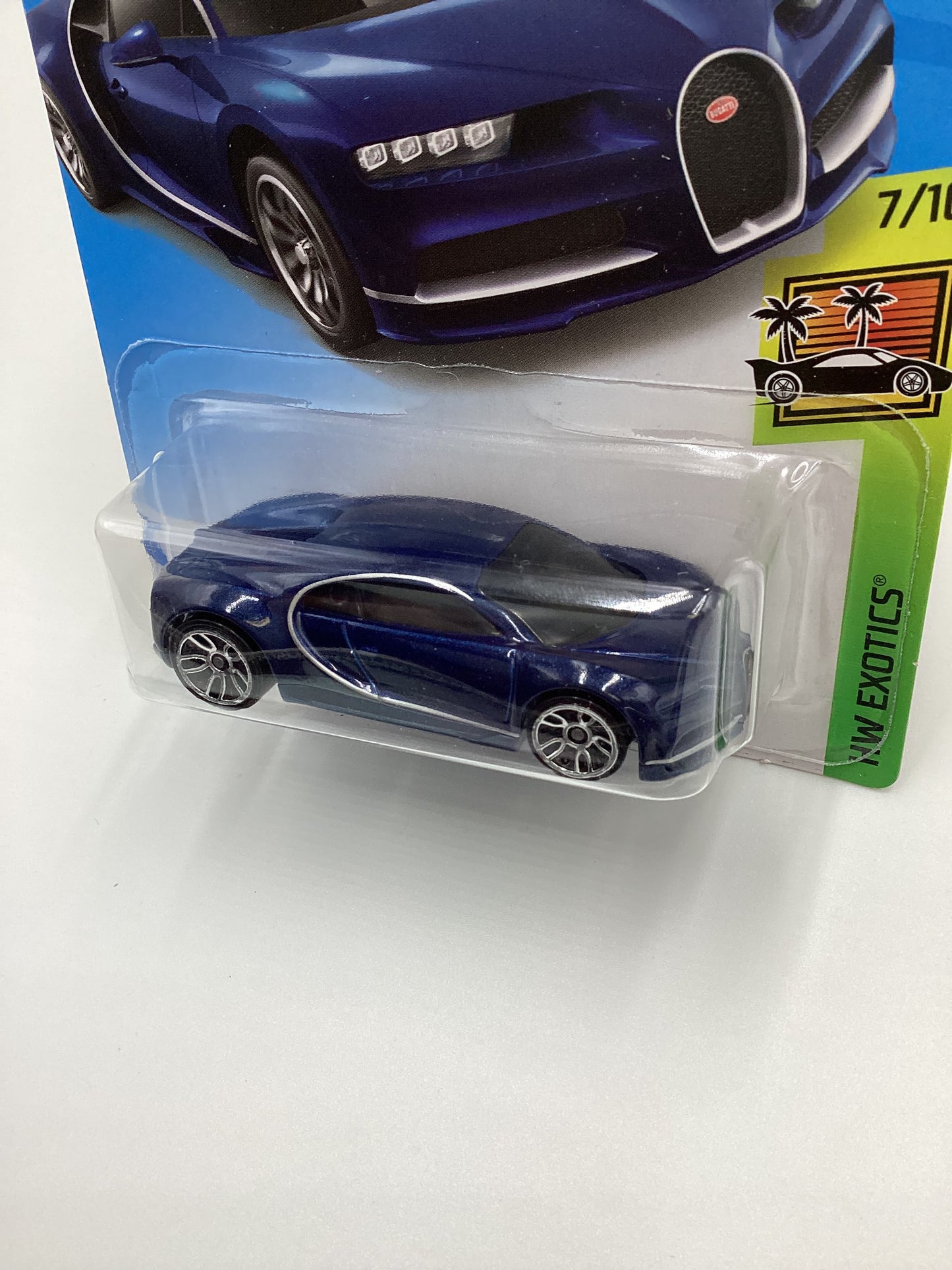 2019 Hot Wheels #236 16 Bugatti Chiron Blue Exclusive Month Card 104A