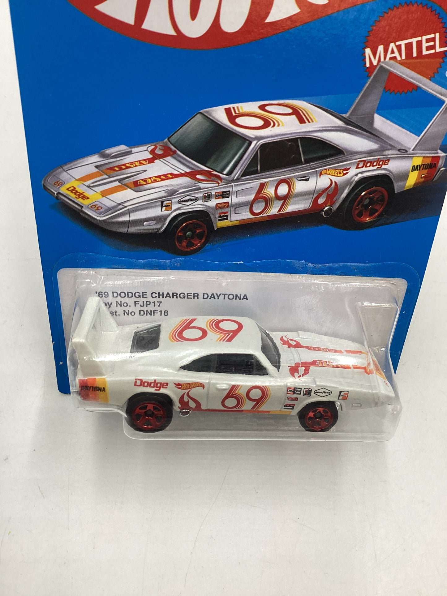 Hot Wheels Retro Style Series #FJP17 69 Dodge Charger Daytona White 157D