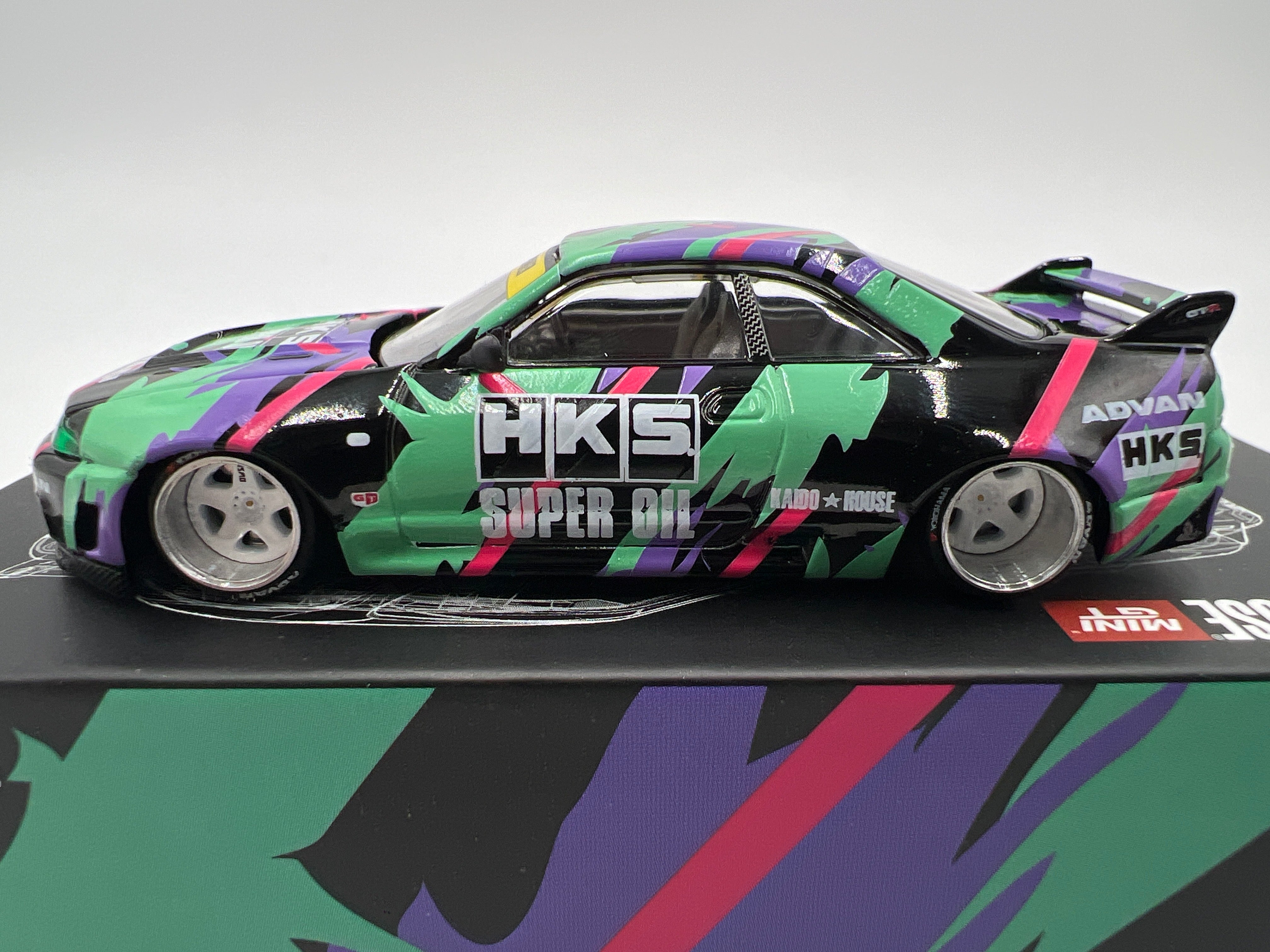 Mini GT x Kaido House #129 Nissan Skyline GT-R R33 HKS V1