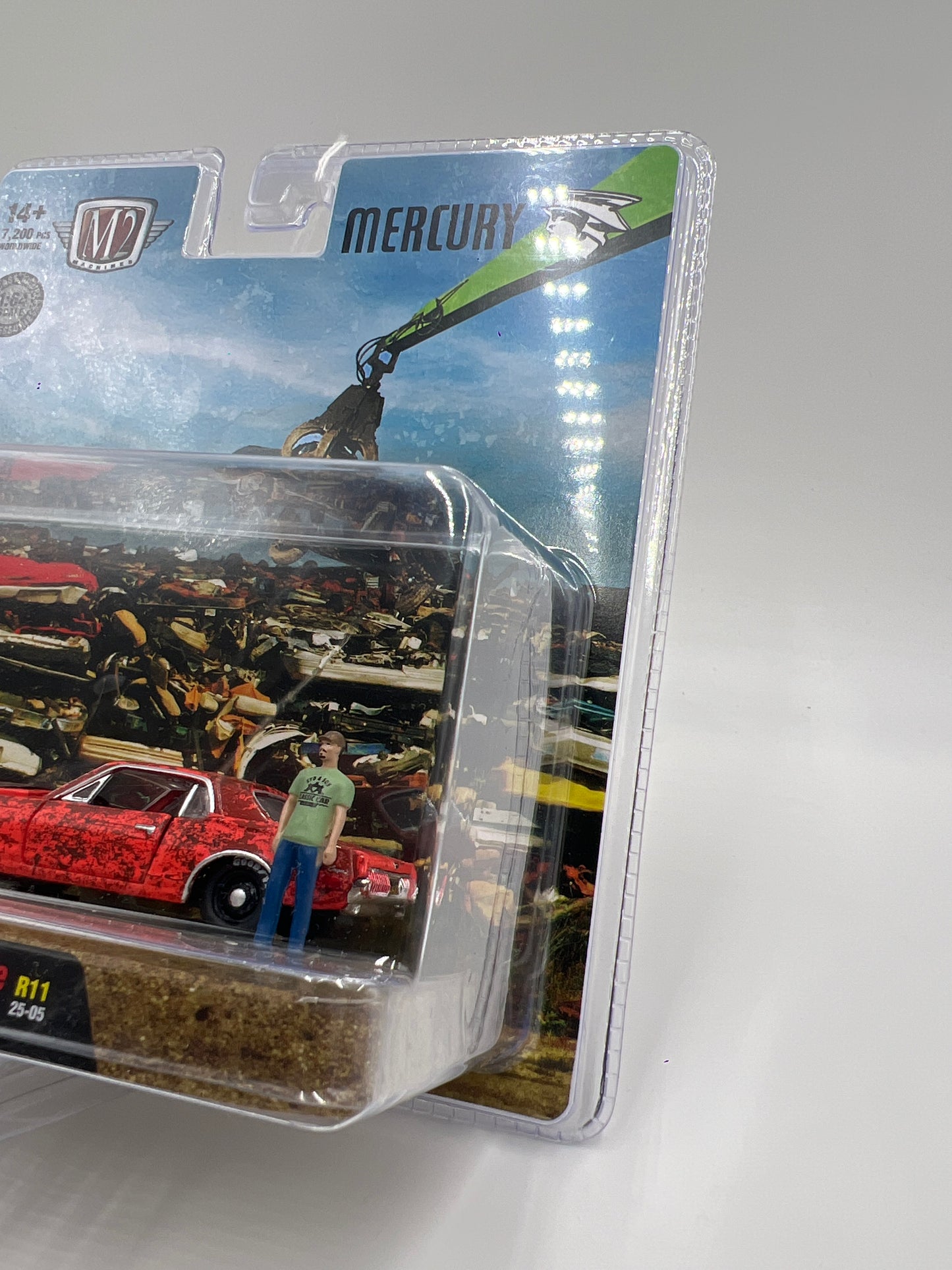 M2 Machines Diorama 1968 1/2 Mercury Cougar R-Code R11 195F