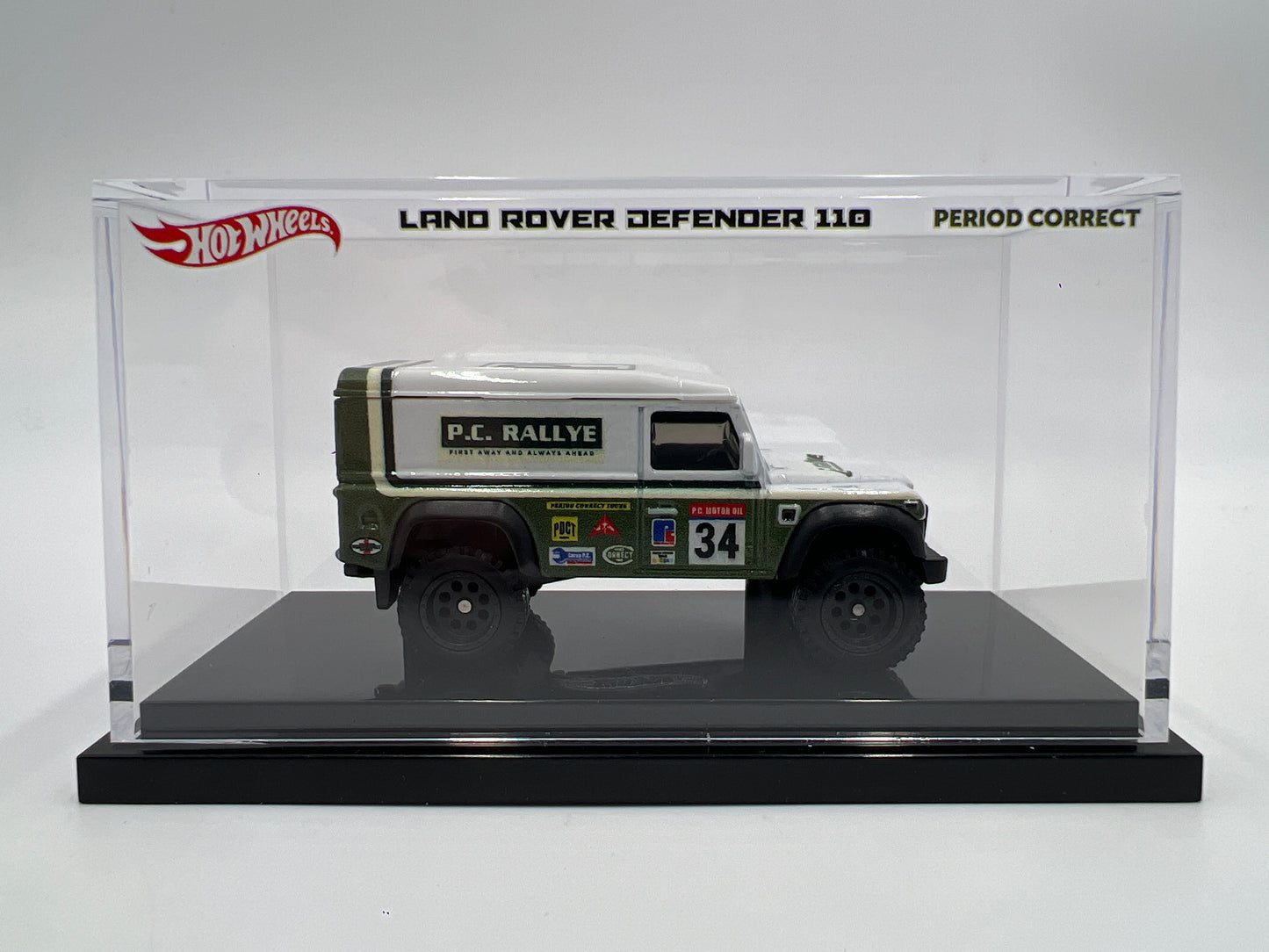 2019 Hot Wheels X Period Correct Land Rover Defender 110 Green/White VHTF