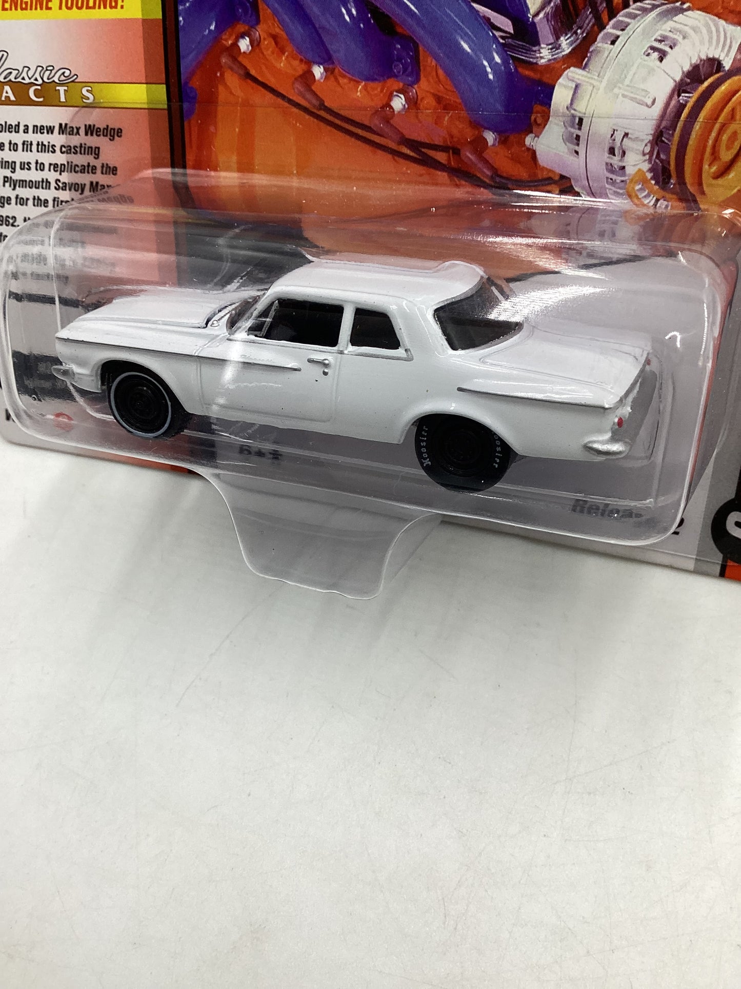 Johnny Lightning Plymouth 1962 Plymouth Savoy Max Wedge 221C