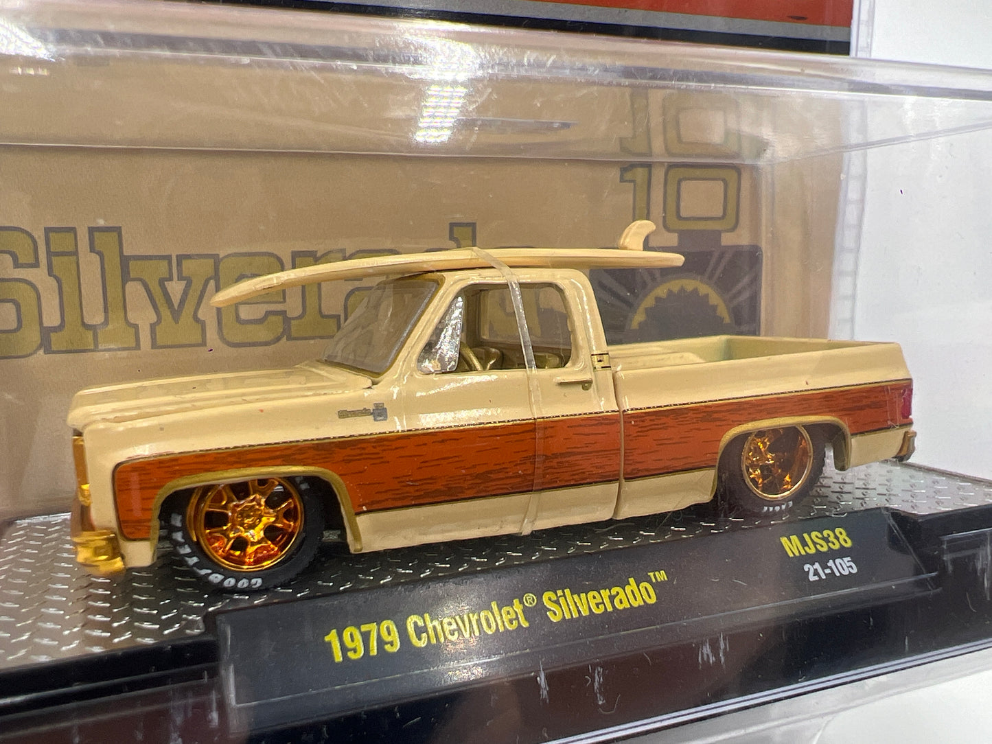 M2 Machines MiJo Exclusives CHASE 1979 Chevrolet Silverado Tan MJS38