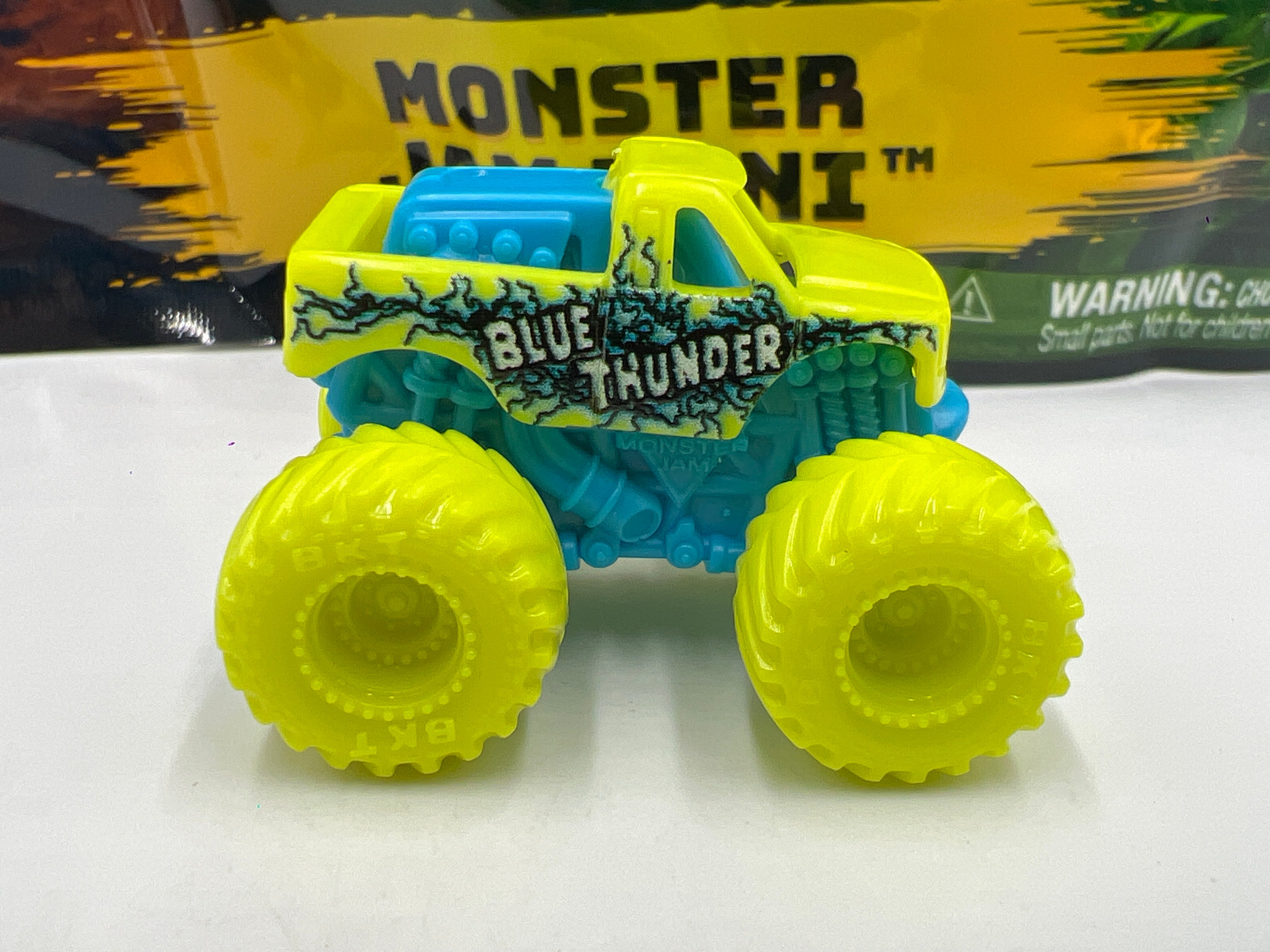 2025 Monster Jam Mini Series 19 CHASE #303 Blue Thunder