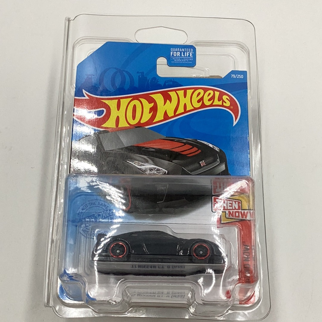 2019 hot wheels #79 17 Nissan GT-R r35 black Kroger exclusive W/protector 157I