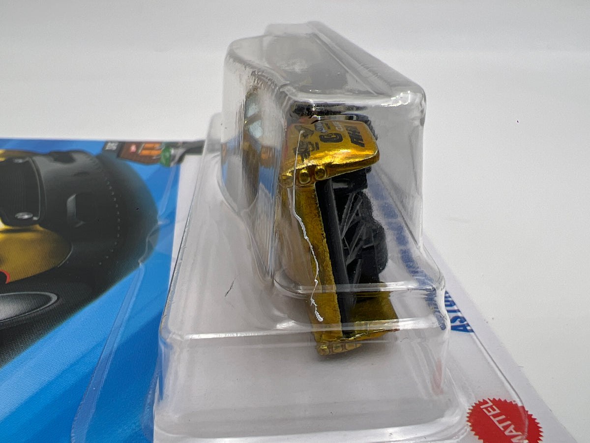 2025 Hot Wheels Factory Sealed Super Treasure Hunt & Mainline #107 Aston Martin DB4GT W/Protector Cracked Blister