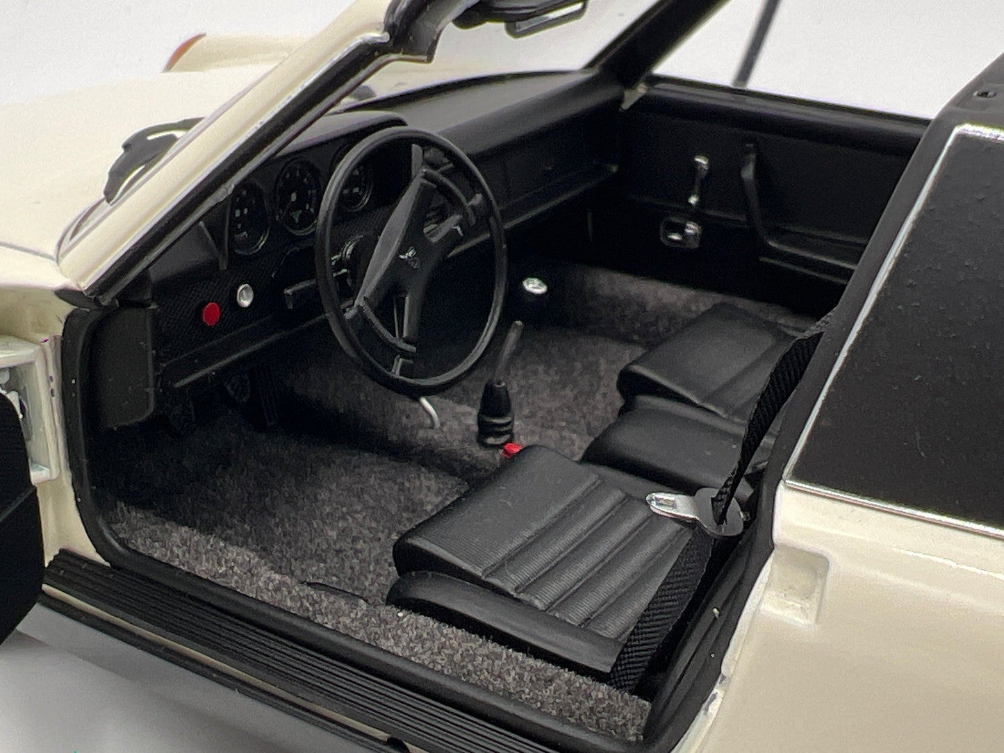 Rare AutoArt 1/18 Scale Porsche 914-6 Ivory White Loose VHTF Exceptional Detail