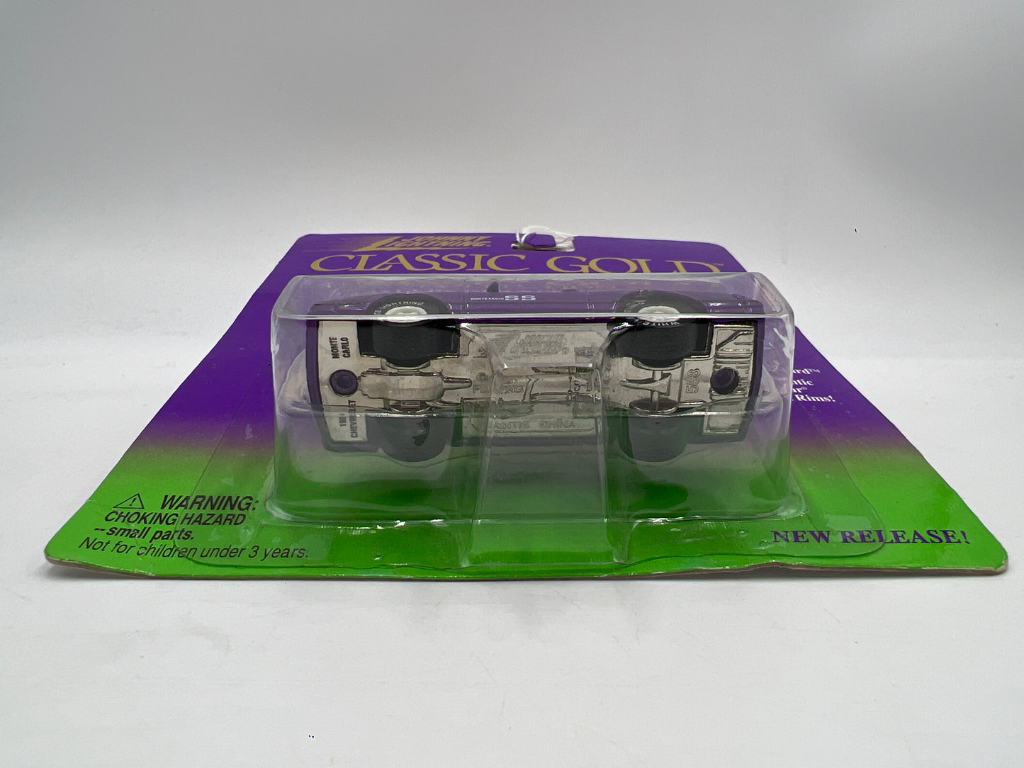 Johnny Lightning White Lightning Chase Classic Gold Collection #16 1984 Monte Carlo SS Purple