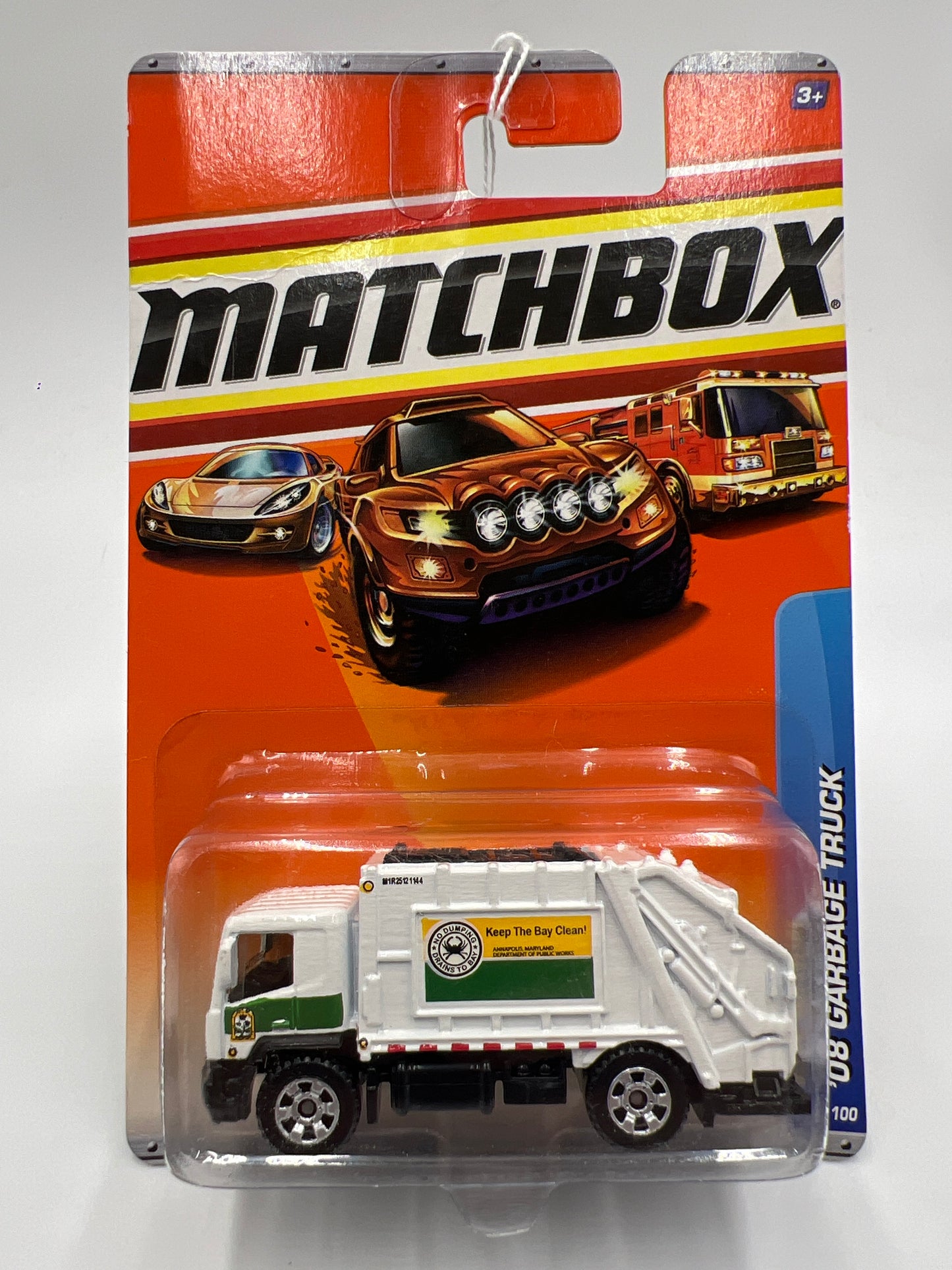 Matchbox City Action #66 08 Garbage Truck White Card Has Crease 216O