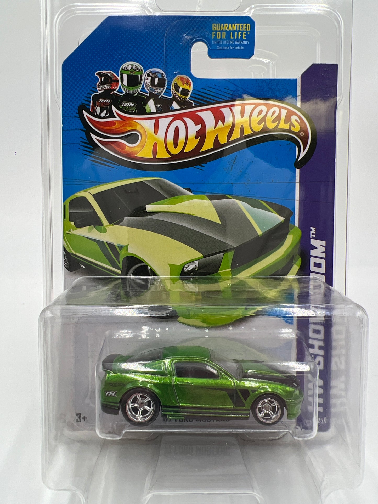 2013 Hot Wheels Super Treasure Hunt #229 07 Ford Mustang Green W/Protector