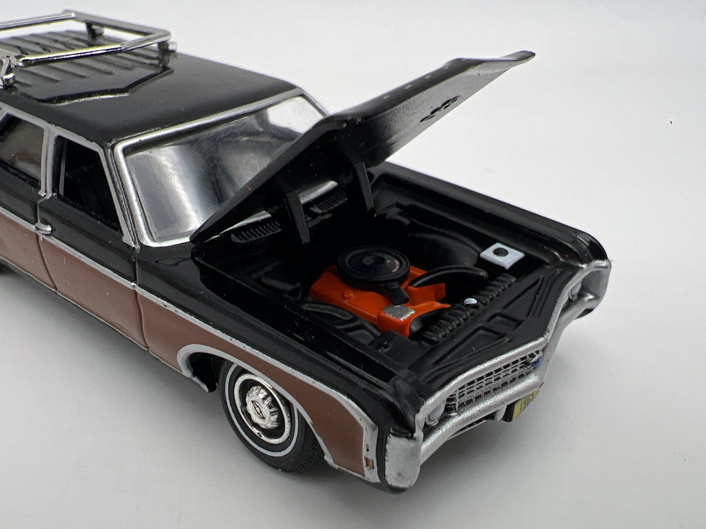 Auto World 1/64 Muscle Wagons 1969 Chevy Kingswood Estate Black Loose