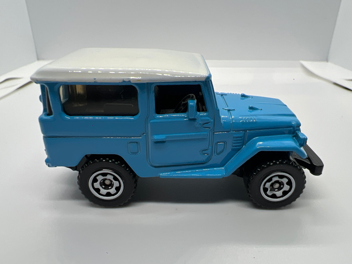 Matchbox 1/64 1968 Toyota Land Cruiser FJ40 Light Blue Loose