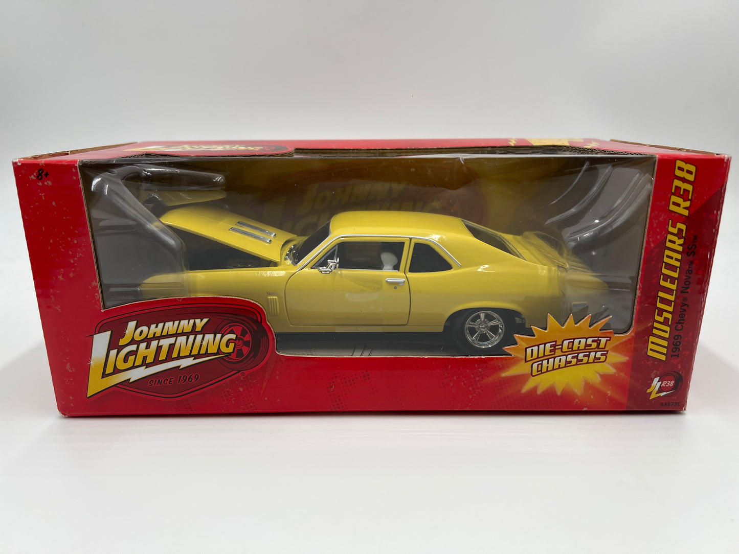 Johnny Lightning 1:24 Scale White Lightning Chase Muscle Cars R38 1969 Chevy Nova SS Yellow VHTF