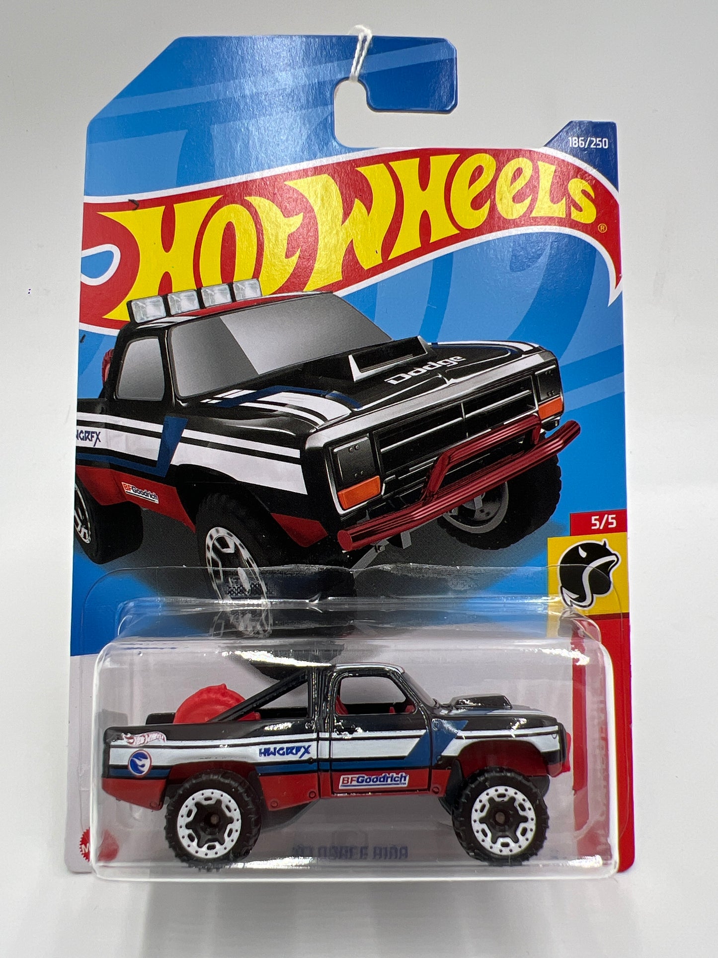 2022 Hot Wheels Treasure Hunt #186 87 Dodge D100 International Card 282F