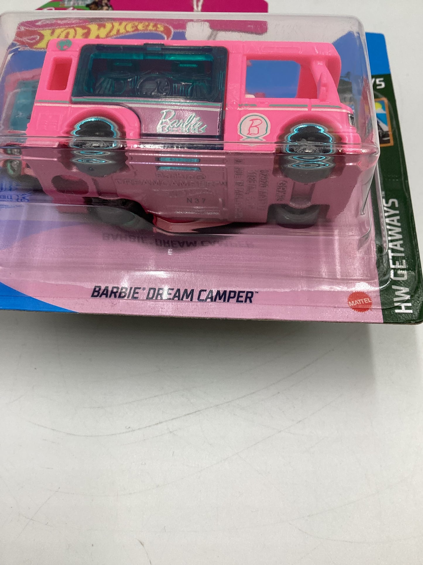 2021 Hot Wheels Getaways #56 Barbie Dream Camper Pink Short Card 123C