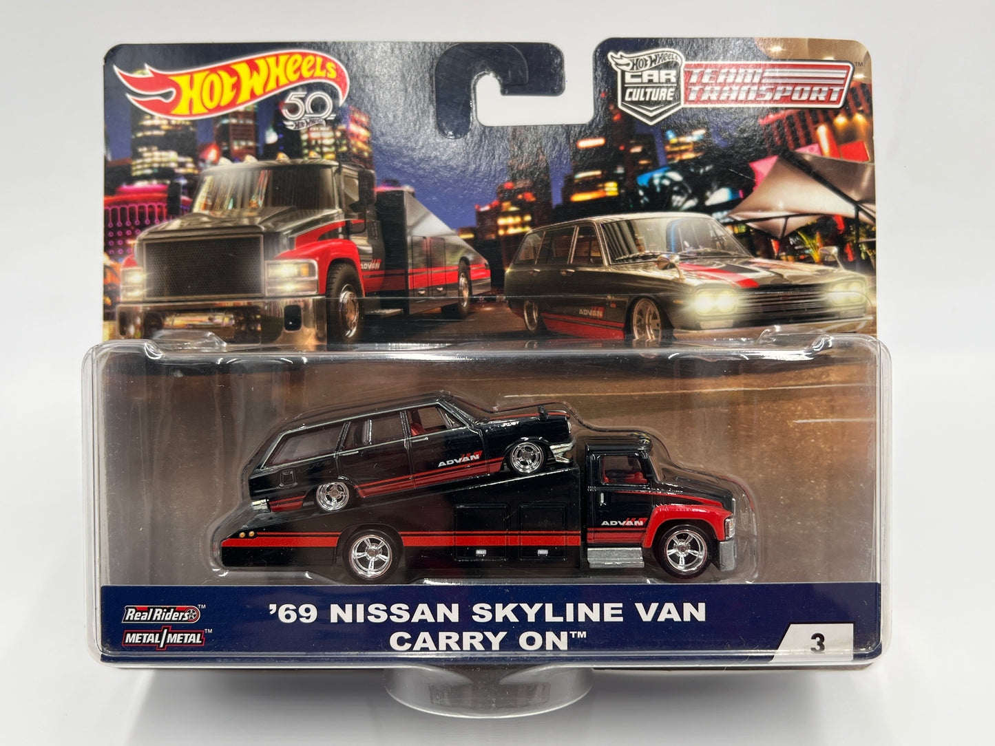 2018 Hot Wheels Team Transport #3 69 Nissan Skyline Van & Carry On Advan W/Protector