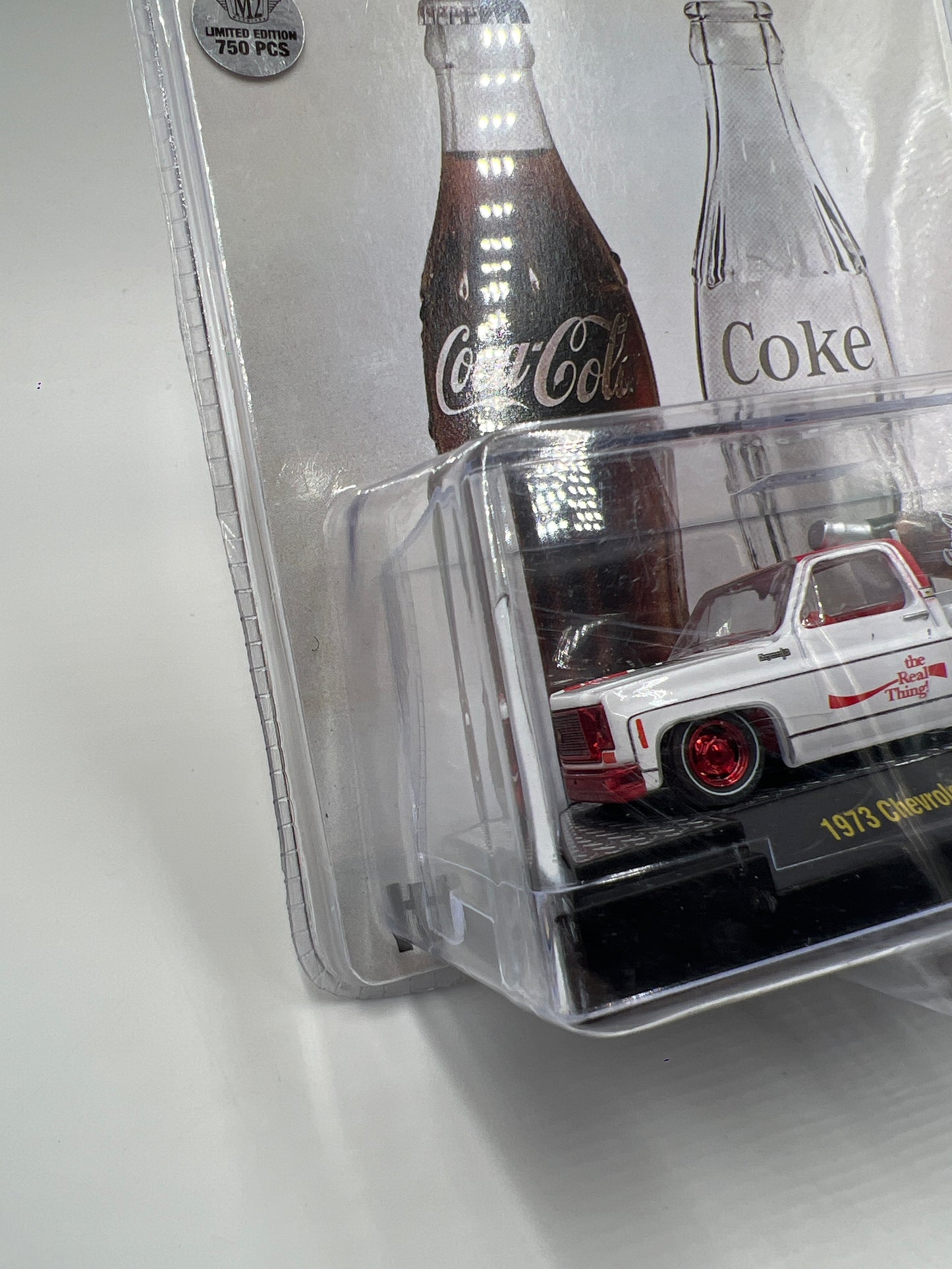M2 Machines Coca Cola CHASE 1973 Chevrolet Cheyenne 10 White A04