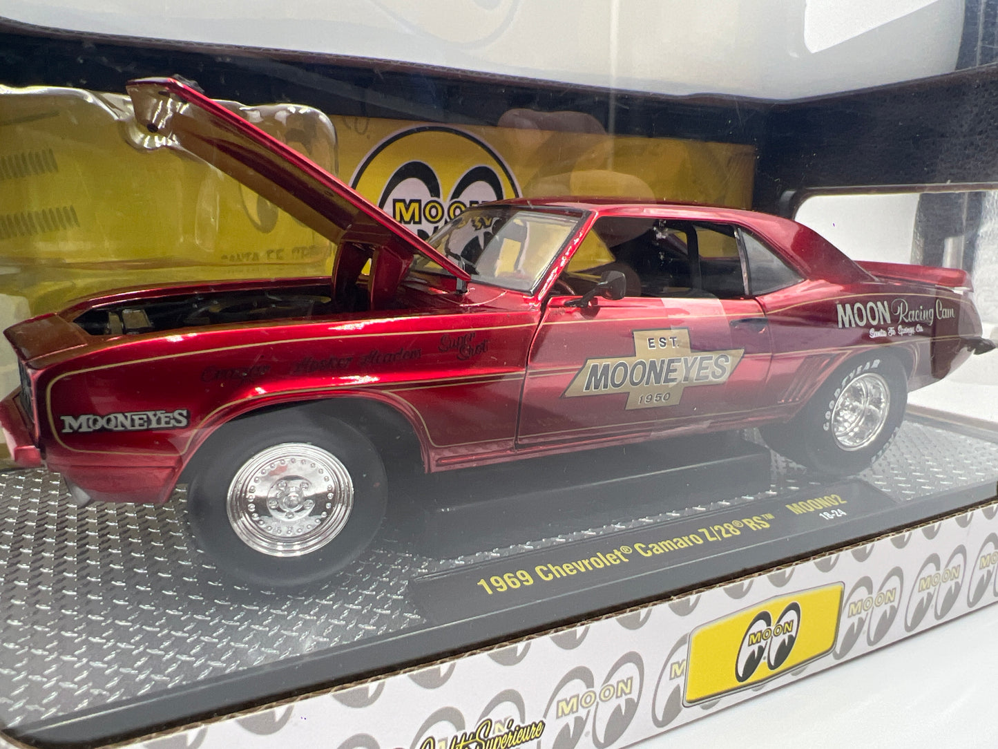 M2 Machines 1/24 Mooneyes 1969 Chevrolet Camaro Z/28 RS Red MOON02