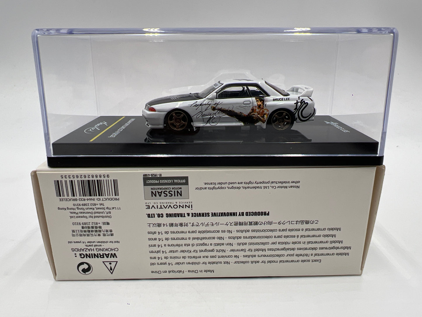 Inno64 1/64 Bruce Lee 50 Years Legacy Set Nissan Skyline GT-R R32 White