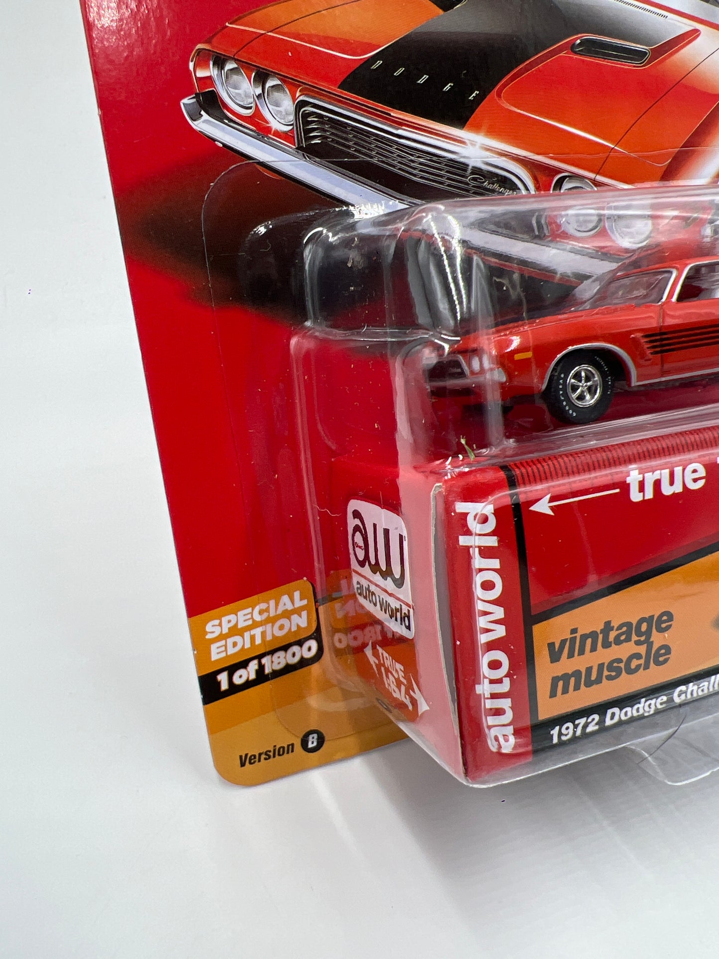 Auto World Hobby Exclusive Vintage Muscle Version B 1972 Dodge Challenger Orange