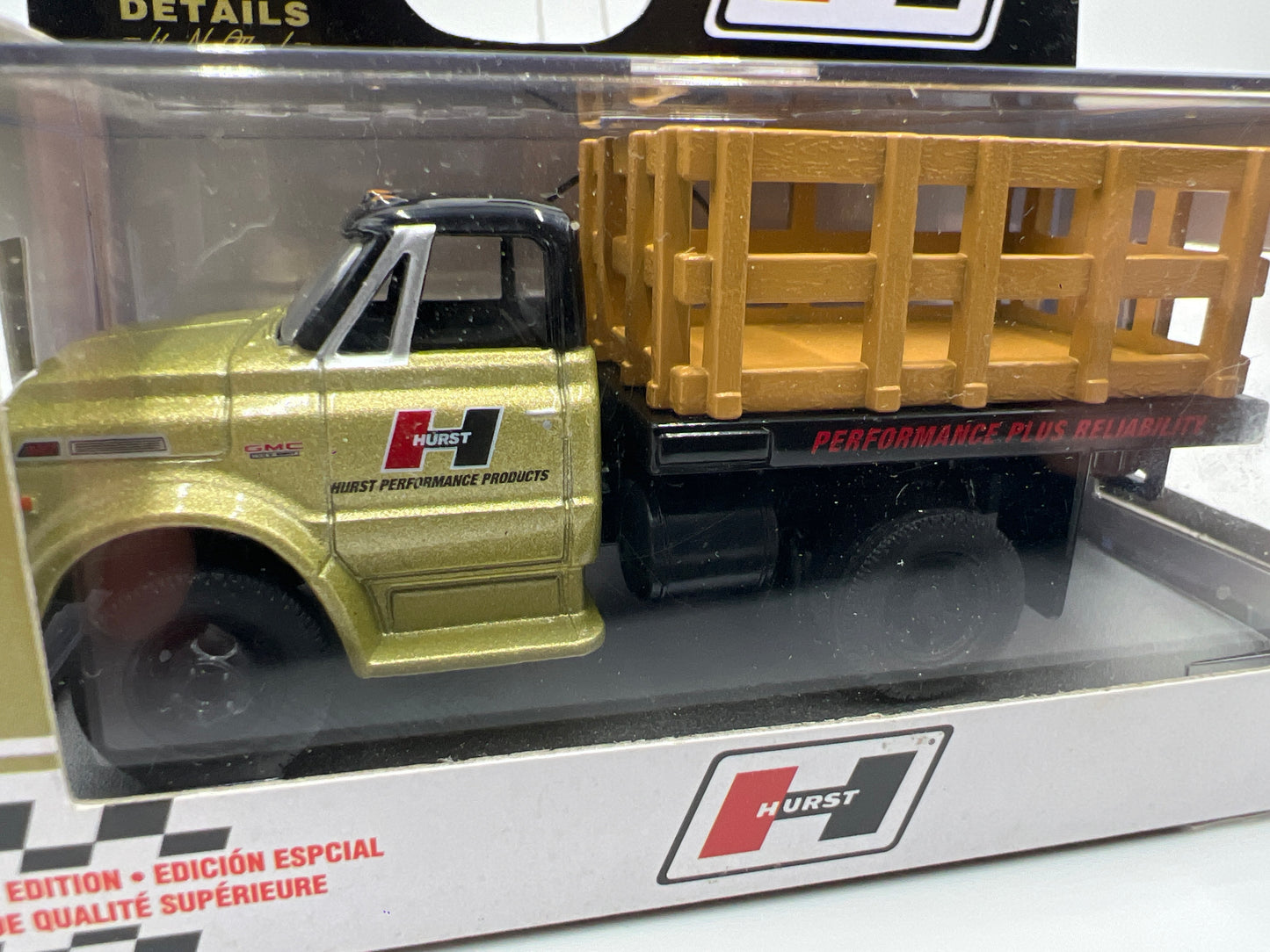 M2 Machines Walmart Exclusive Hurst 1970 GMC 5500 Truck Gold WMTS12