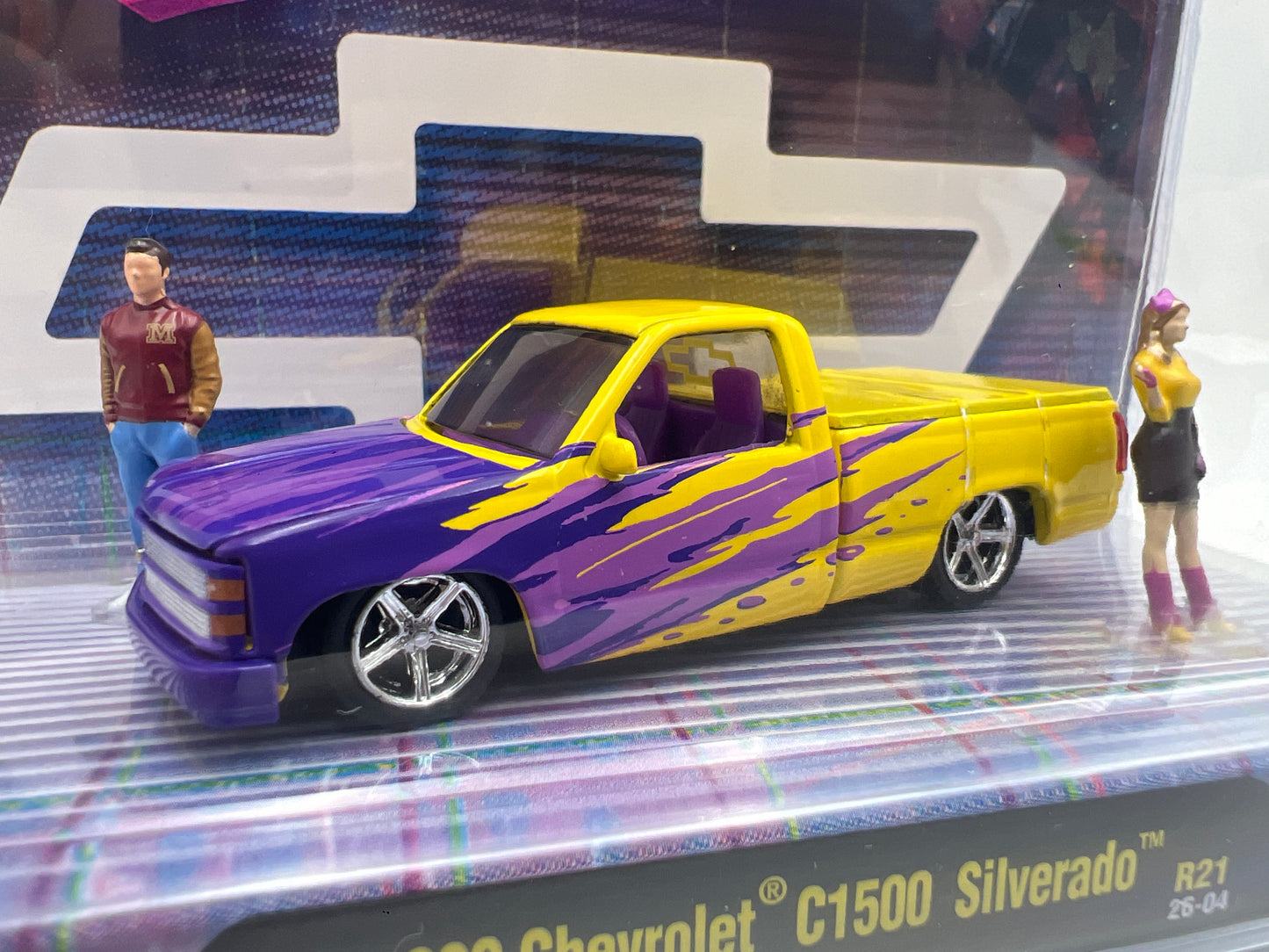 M2 Machines Diorama R21 1990 Chevrolet C1500 Silverado OBS