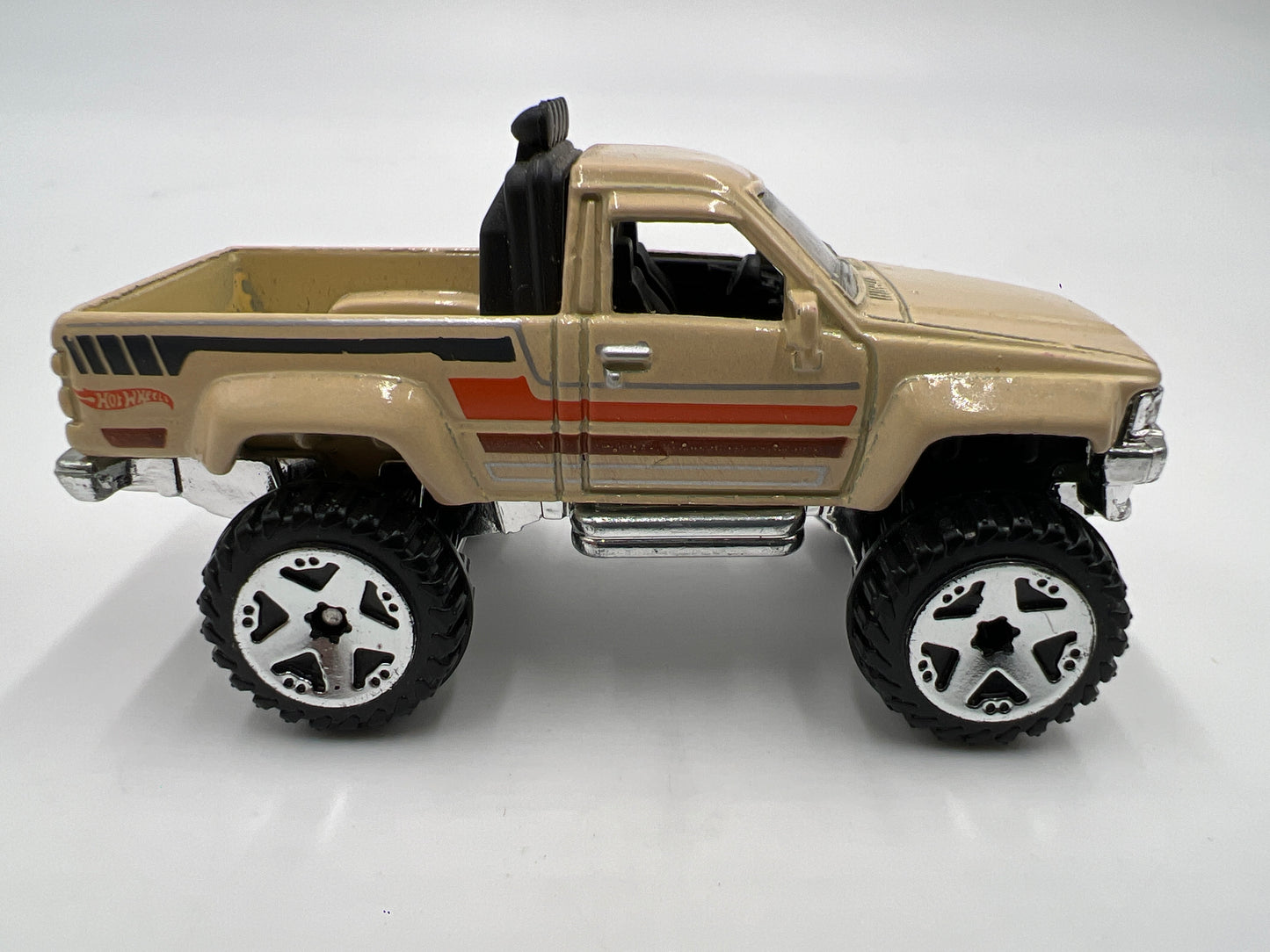 Hot Wheels Mainline 87 Toyota Pickup Truck Tan Loose