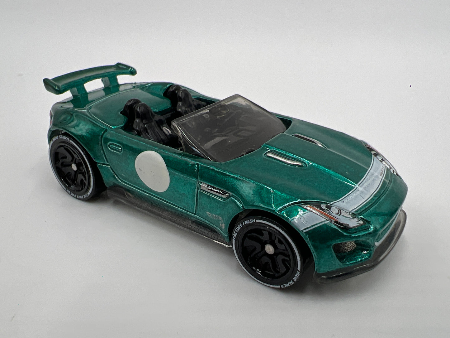 Hot Wheels iD Factory Fresh Series 1 #6 15 Jaguar F-Type Project 7