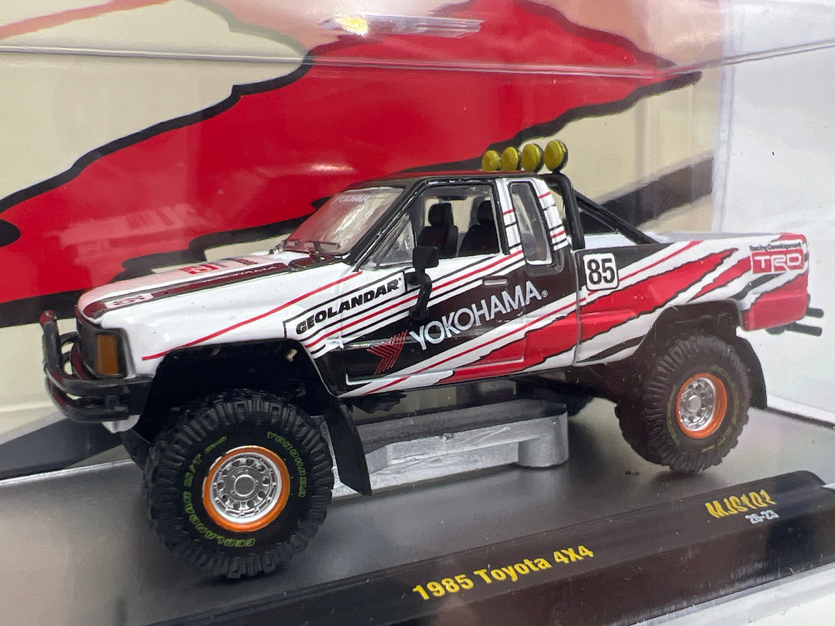 M2 Machines MJS101 MiJo Exclusives Yokohama Geolander 1985 Toyota 4x4 White