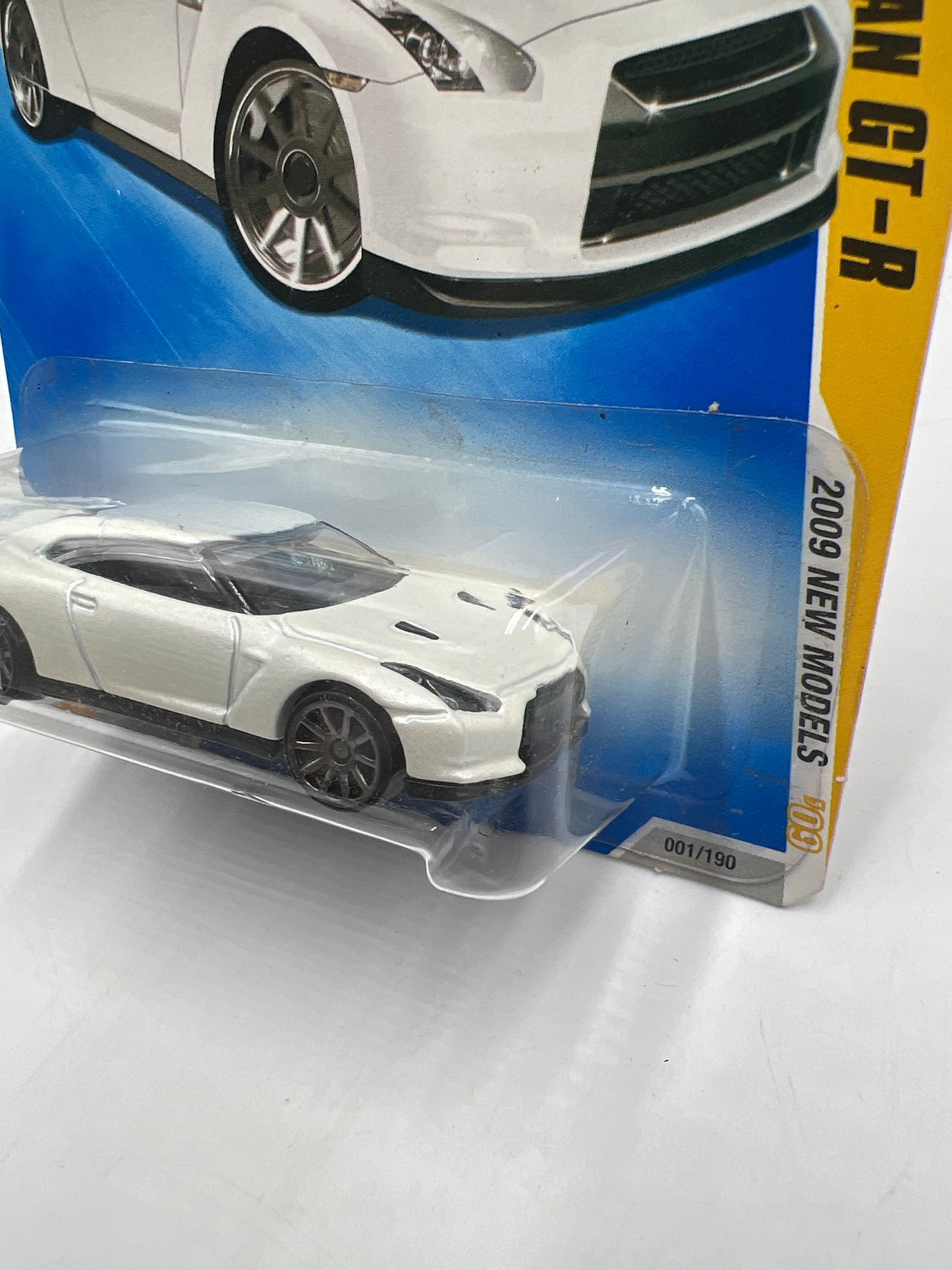 2009 Hot Wheels New Models #001 2009 Nissan GT-R White  HTF Smoked Chrome Wheels W/Protector