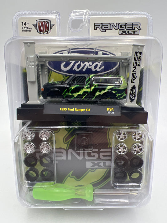 M2 Machines Model Kits R91 1995 Ford Ranger XLT Black/Green