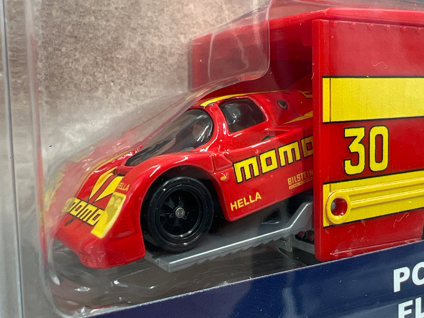 Hot Wheels Team Transport #6 Porsche 962 & Fleet Flyer Momo W/Protector