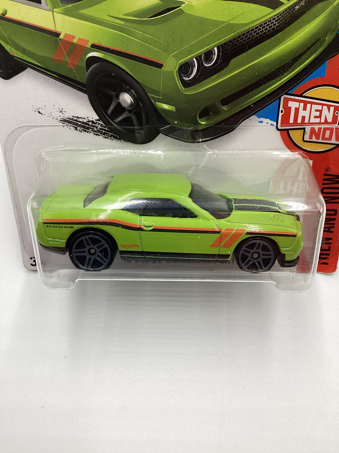 2016 Hot Wheels #109 15 Dodge Challenger SRT Green Kmart Exclusive 234E