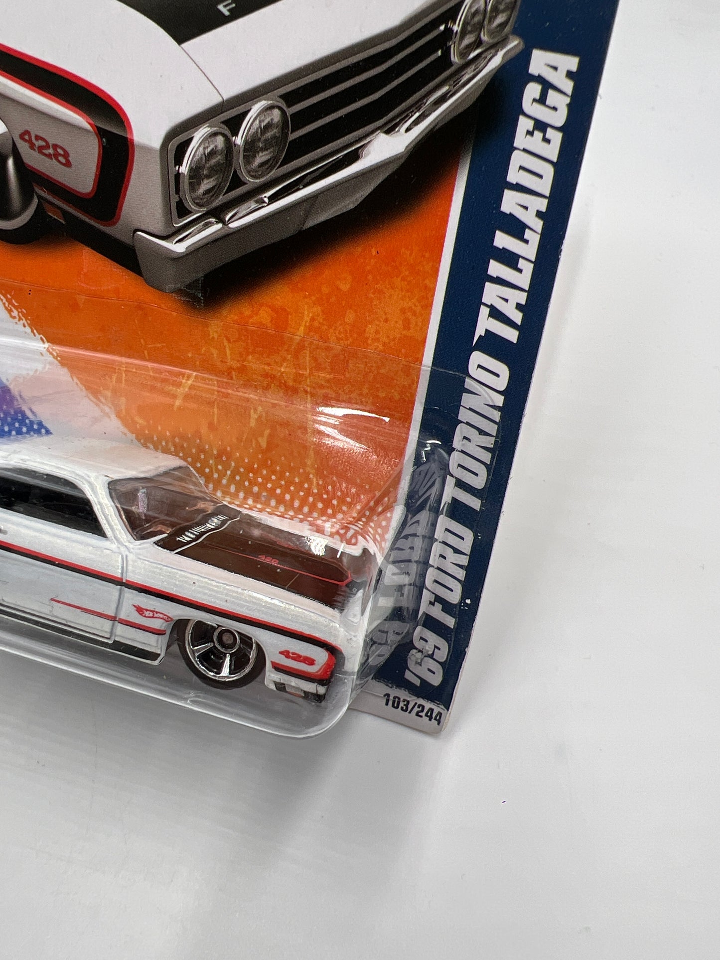 2011 Hot Wheels Muscle Mania #103 69 Ford Torino Talladega White 34B