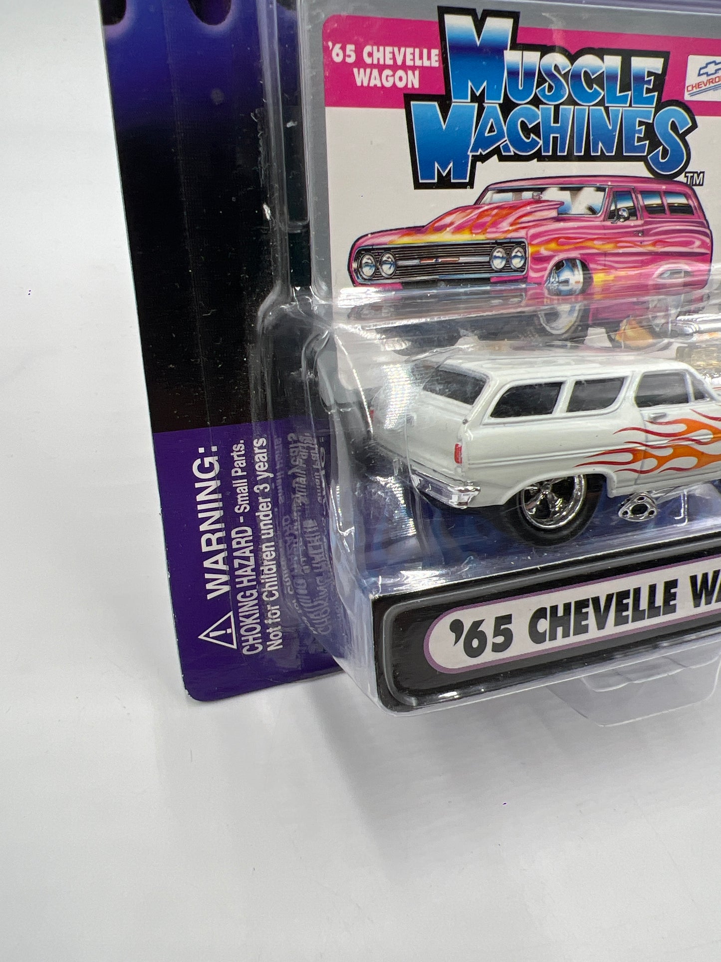 Muscle Machines 65 Chevelle Wagon White 02-106 222C