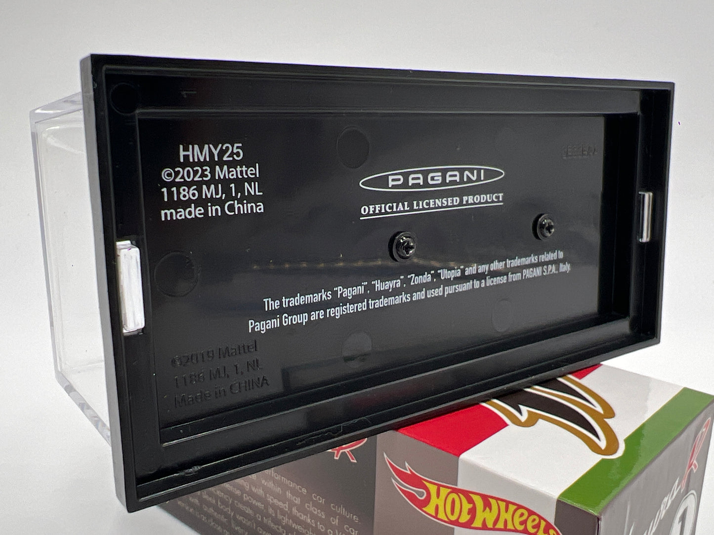 Hot Wheels RLC 21 Pagani R Black/Chrome