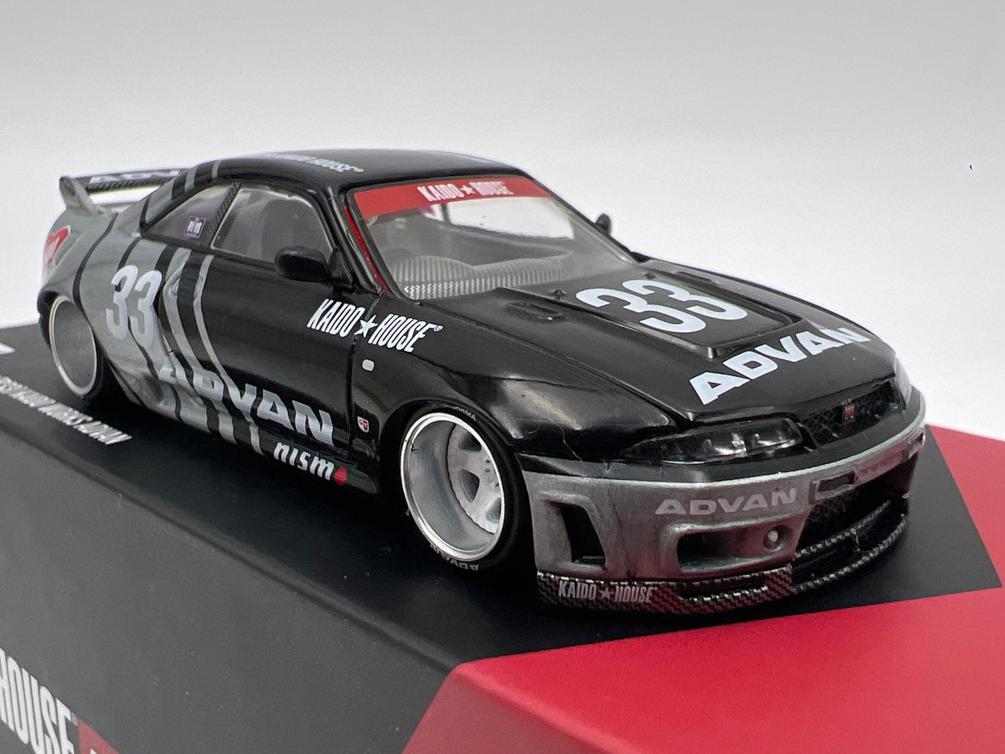 Mini GT Kaido House #191 CHASE Nissan Skyline GT-R R33 Kaido Works Advan