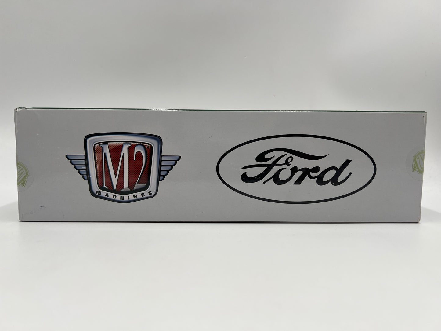 M2 Machines Auto Haulers 1990 Ford C-8000 & 1987 Ford Mustang GT R39