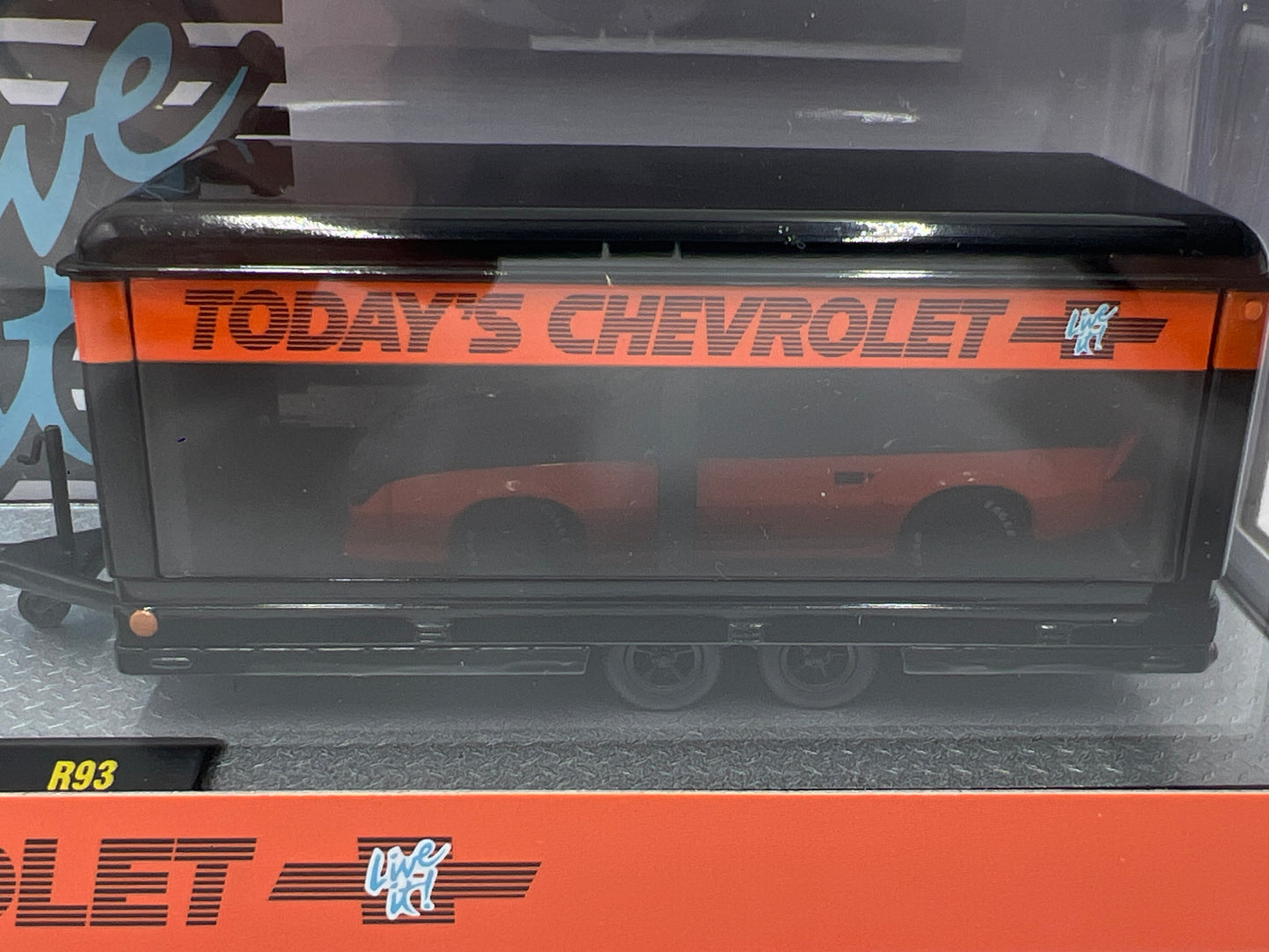 M2 Machines Haulers R93 1992 Chevrolet C1500 SS 454 & 1985 Camaro IROC-Z