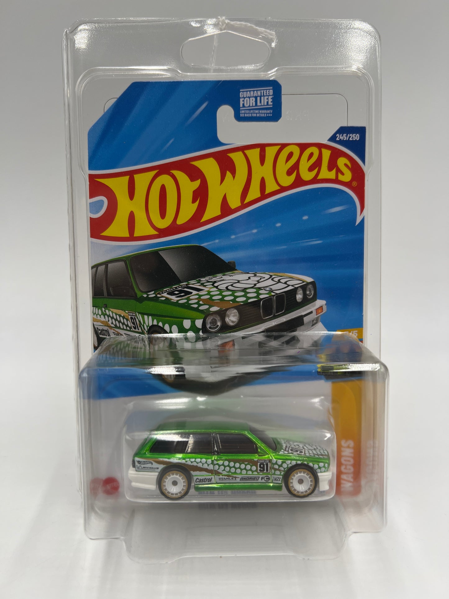 2025 Hot Wheels Super Treasure Hunt #245 BMW M3 Wagon Green W/Protector