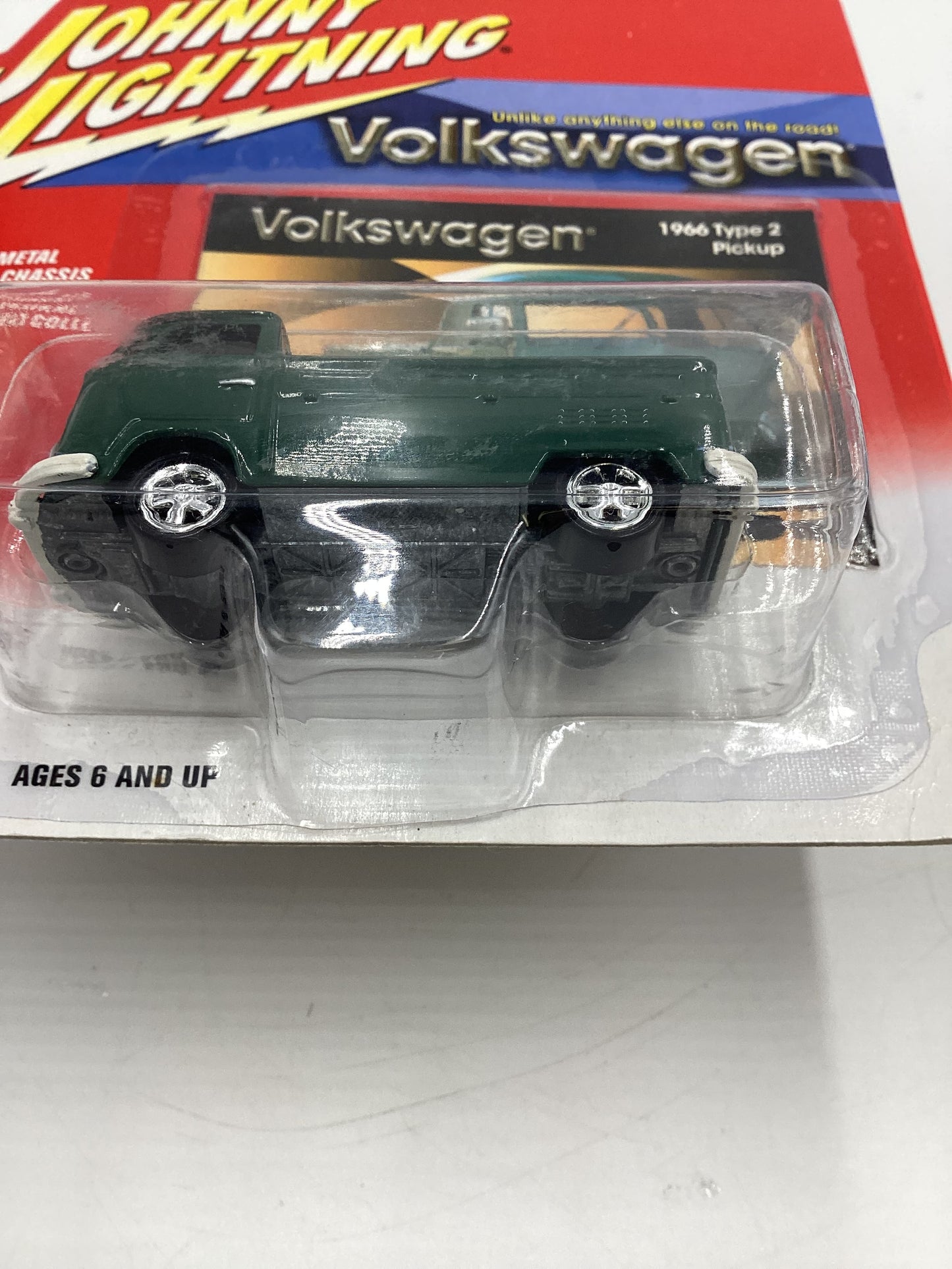 Johnny Lightning Volkswagen 1966 Type 2 Pickup Green 227B