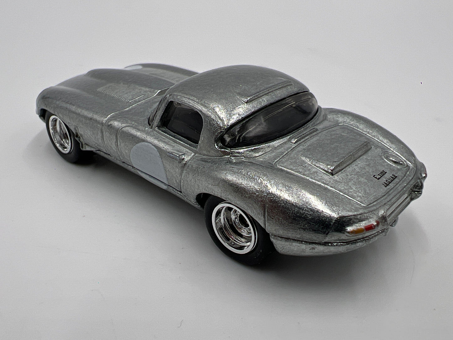 Hot Wheels 1/64 Premium Diorama Set Jaguar Lightweight E-Type Silver Loose