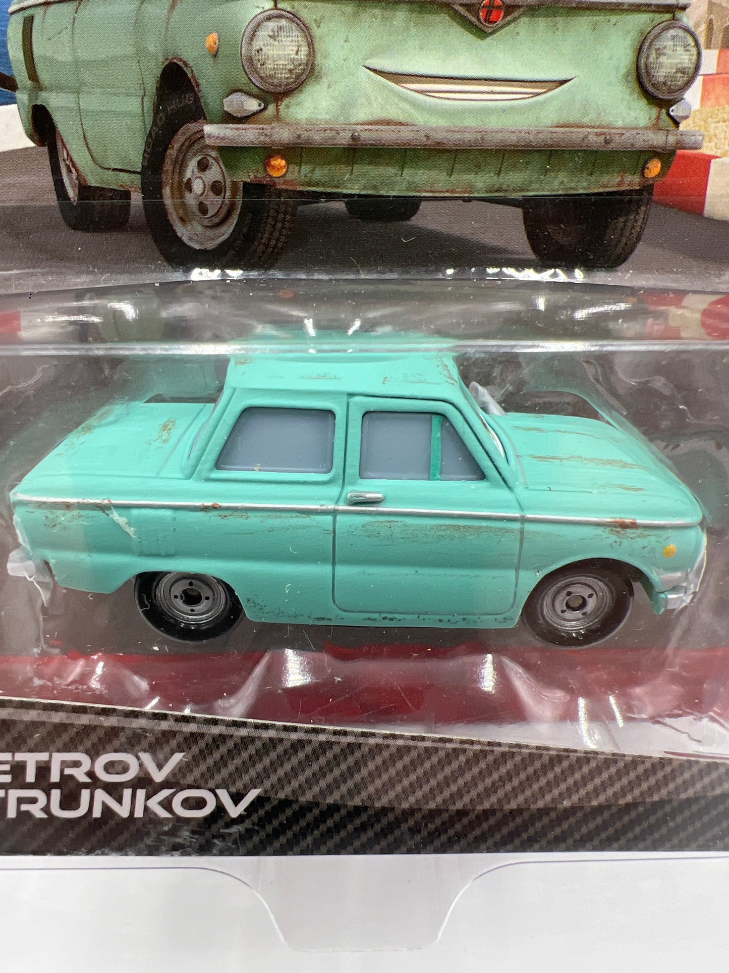 Disney Pixar Cars 2 #18 Petrov Trunkov Green (Vein Top Left) 136H