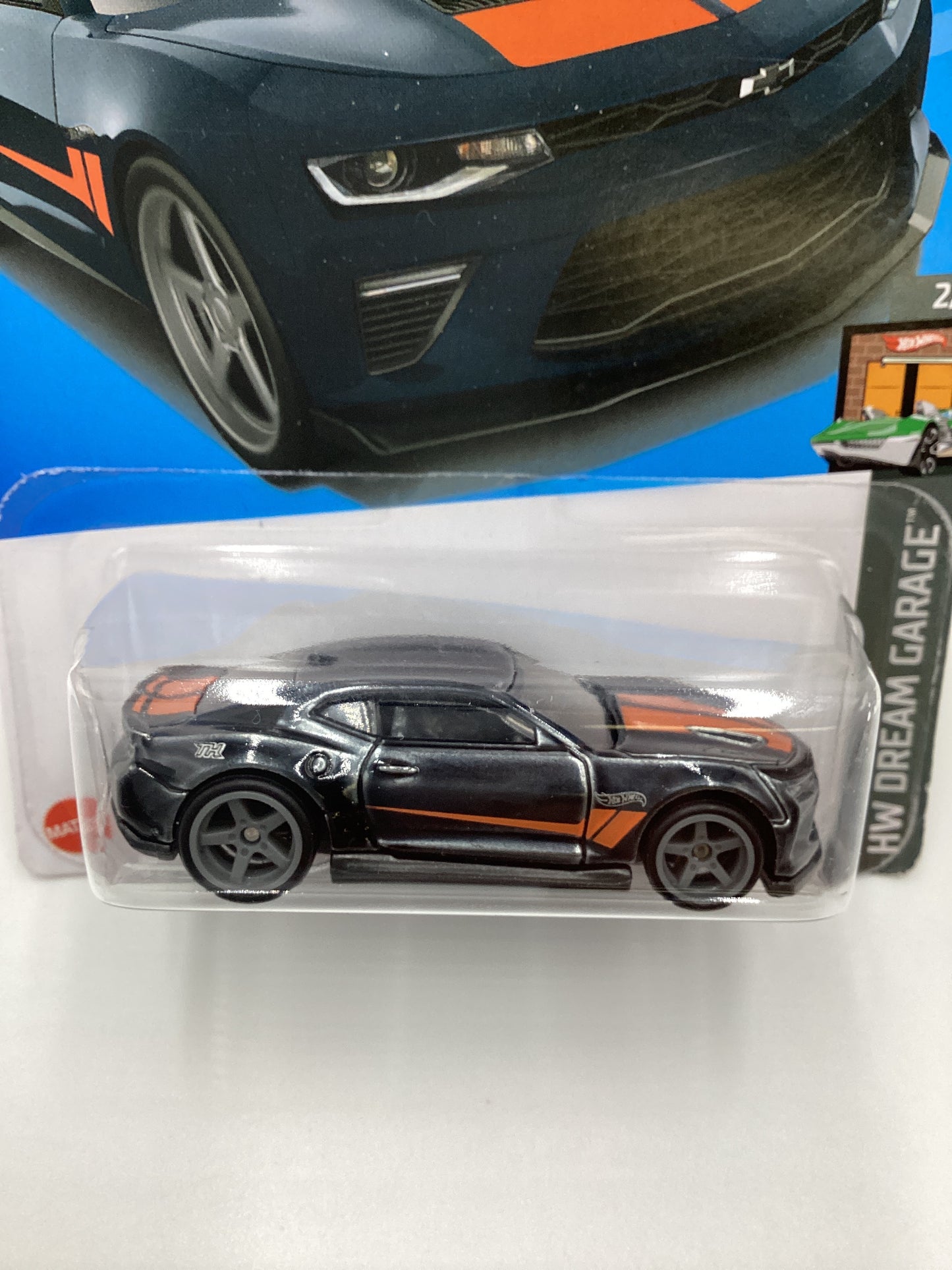 2024 Hot Wheels #32 18 Camaro SS International Card STH Super Treasure Hunt with protector