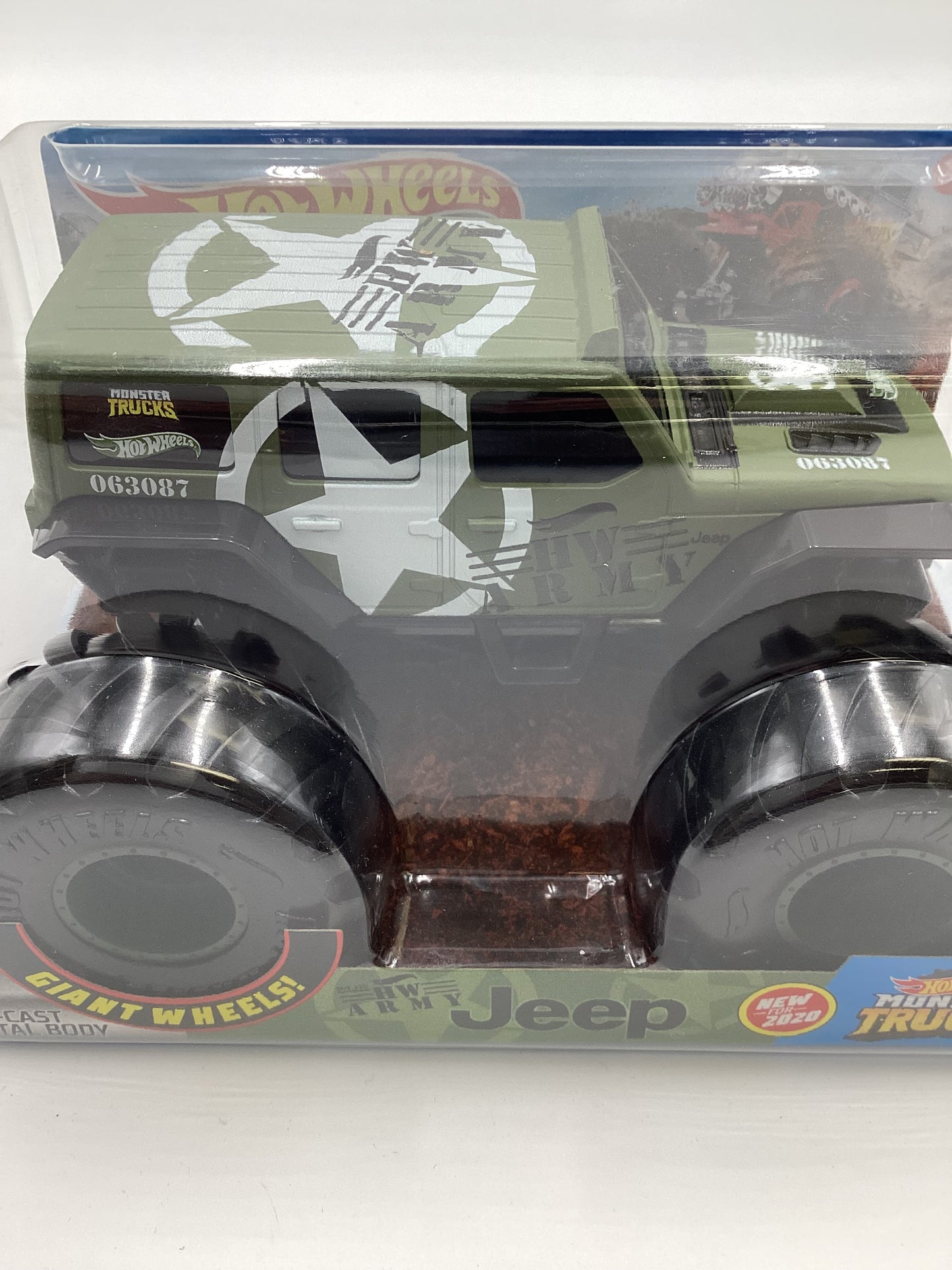 2020 Hot Wheels Monster Trucks Giant Wheels HW Army Jeep